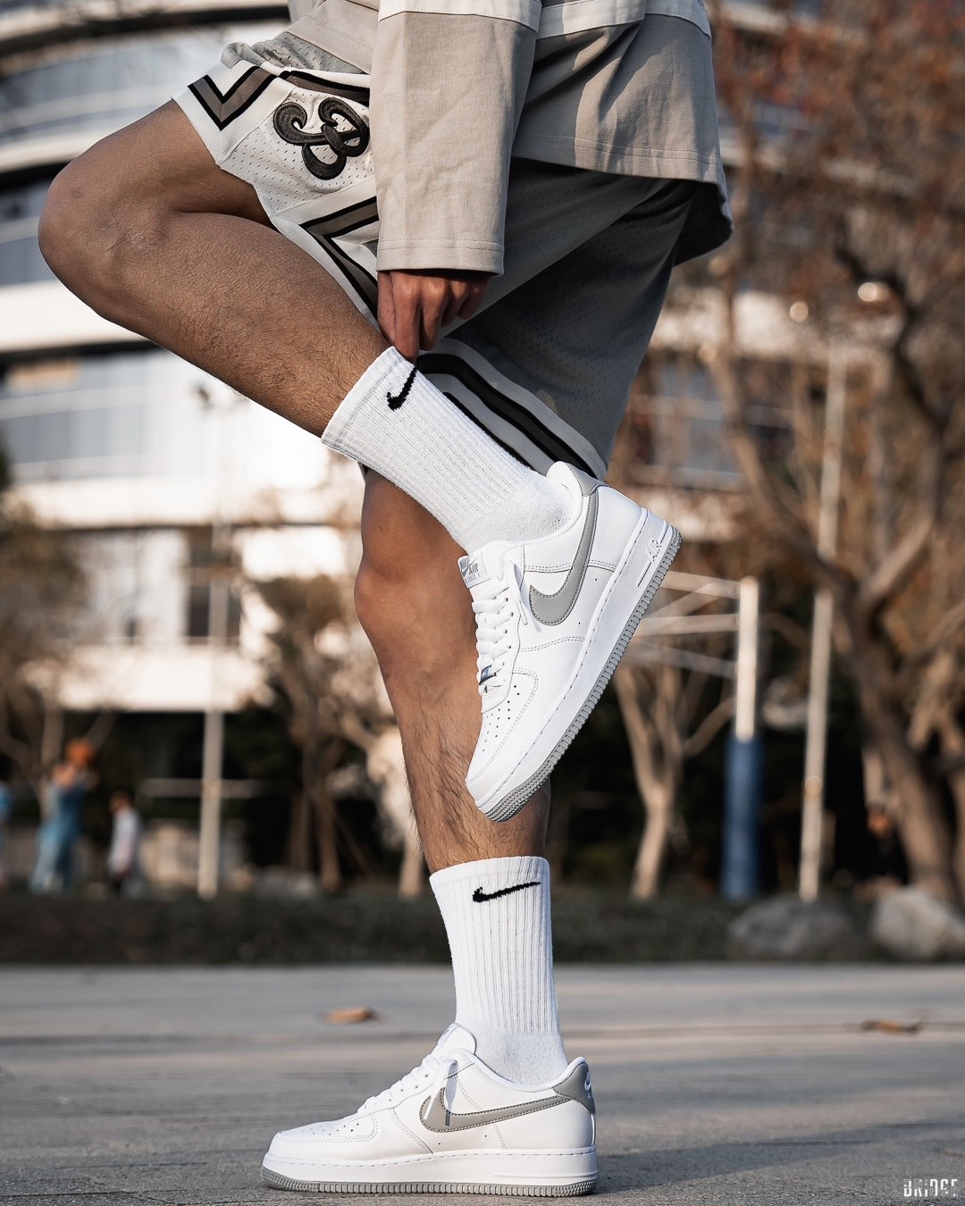 NIKE AIR FORCE 1『質感煙灰』