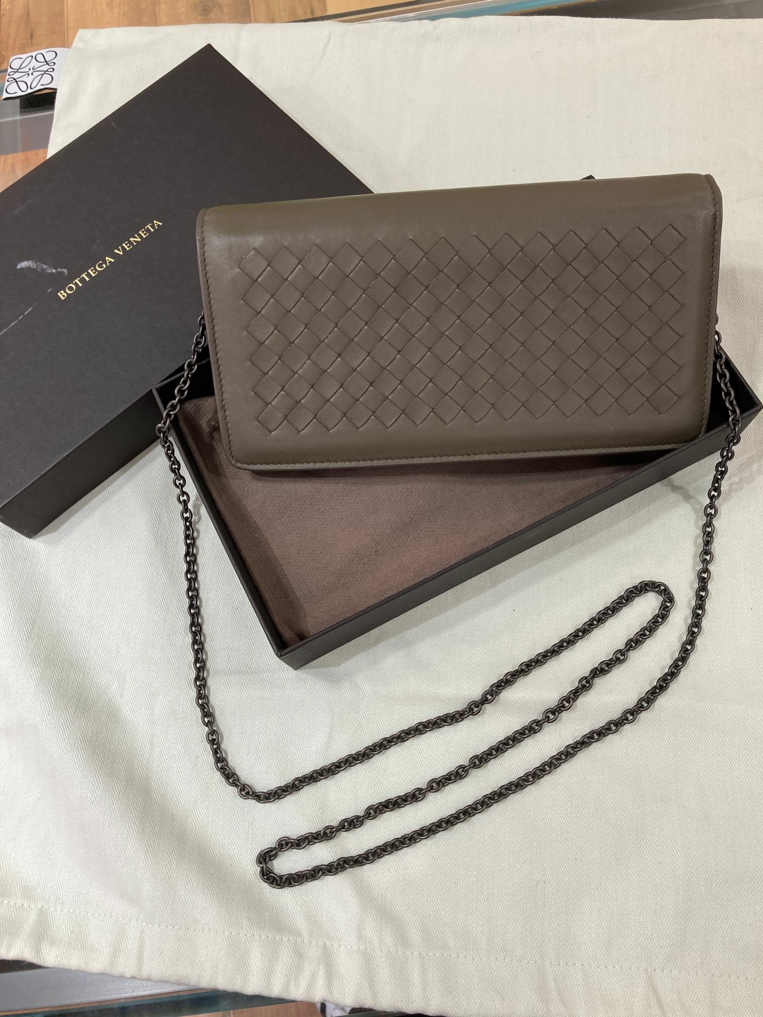 BV WOC灰色有鏈長銀包