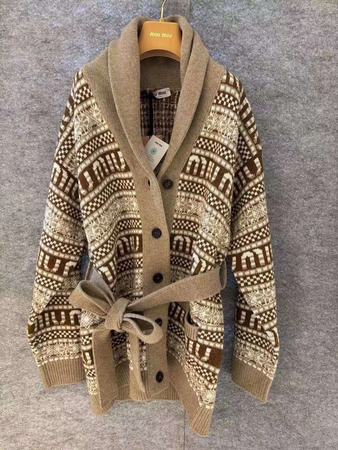 Miu miu 卡其色針織毛衣開衫 -M