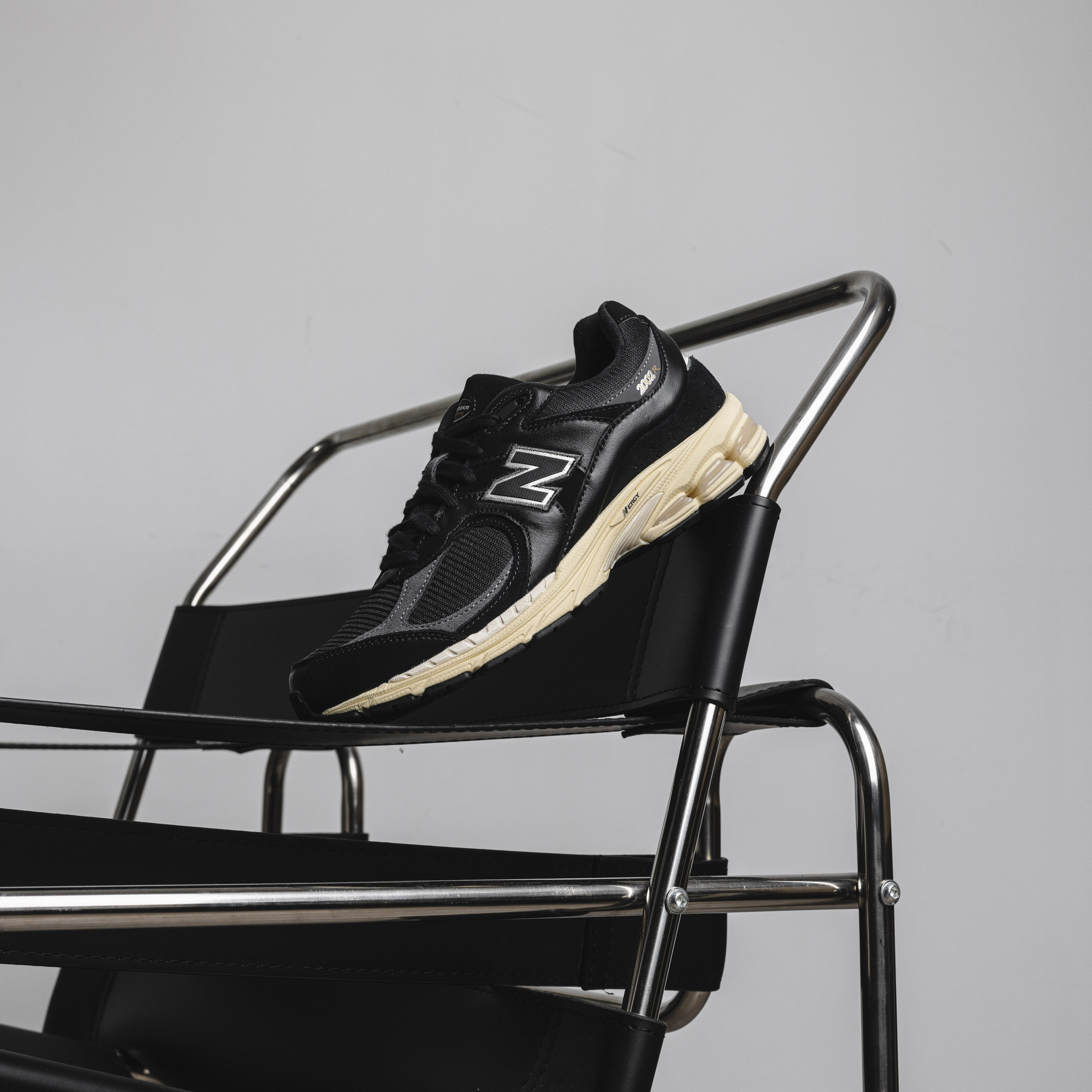 -(D5c)-NEW BALANCE 2002R D楦 黑 奶油底 皮革款 復古慢跑鞋 男女鞋-M2002RIB