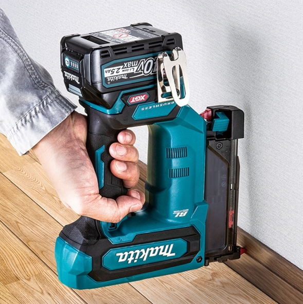 "MAKITA"牧田牌 充電式蚊釘槍(無碳刷)(鋰40V)(淨機) - [PT001GZ]