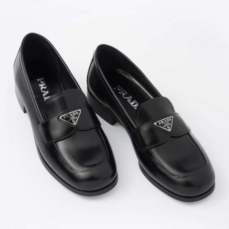 1MU0201-006 PRADA 拋光皮革無帶便鞋 黑色 #1D902M_055_F0002_F_B025 (S-NB-E)