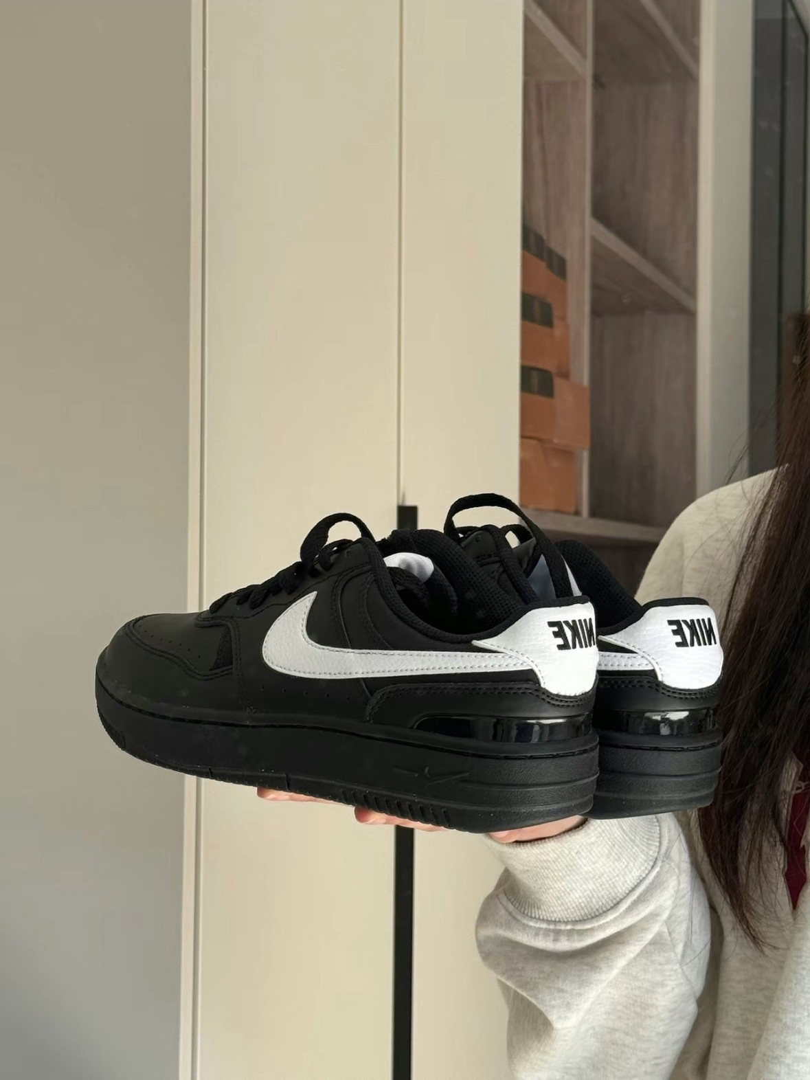 NIKE GAMMA FORCE黑底白勾 小ambush（FQ6476-010）