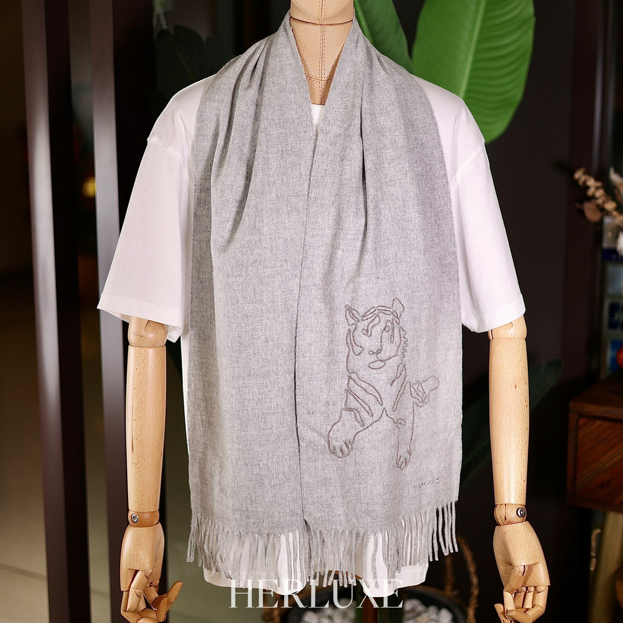 Scarf 100% cashmere grey 25x150cm tiger royal brode muffler