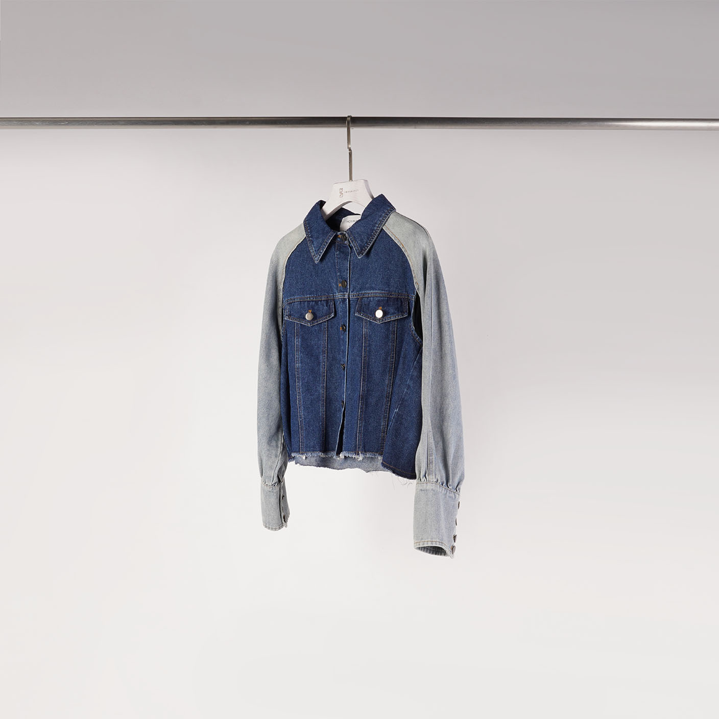 撞色挖洞牛仔外套 | 牛仔藍