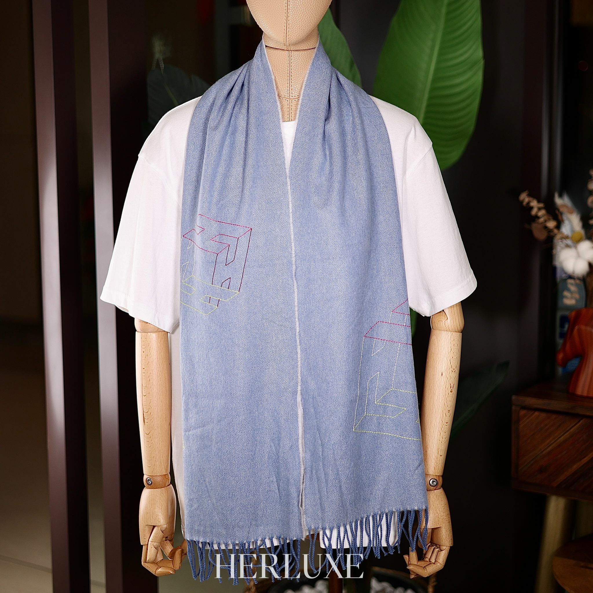 Broderie H Muffler 40x160cm light bleu