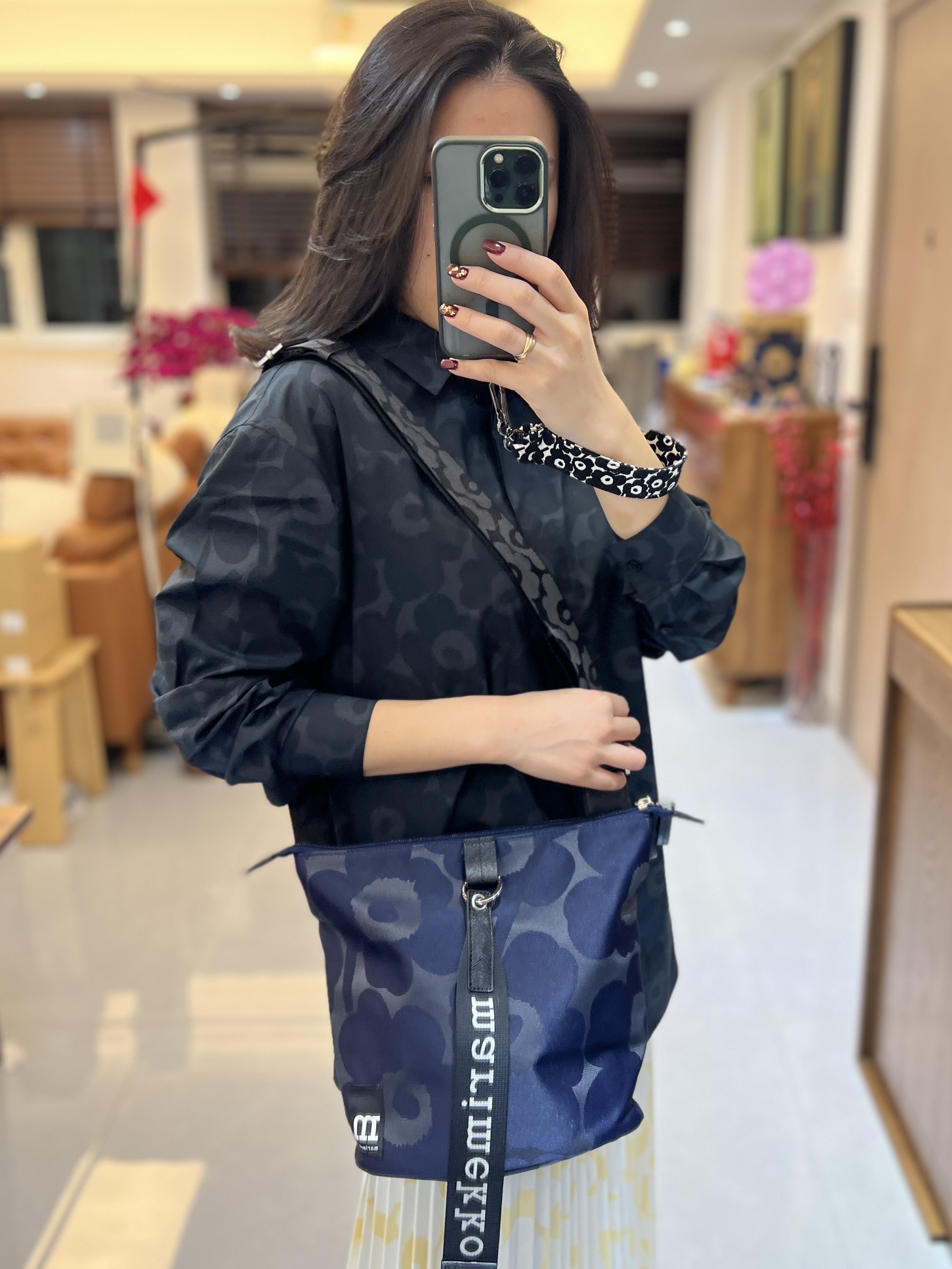 代購現貨 | 藍色暗花斜孭袋 |medium | Essential Bucket unikko Shoulder Bag