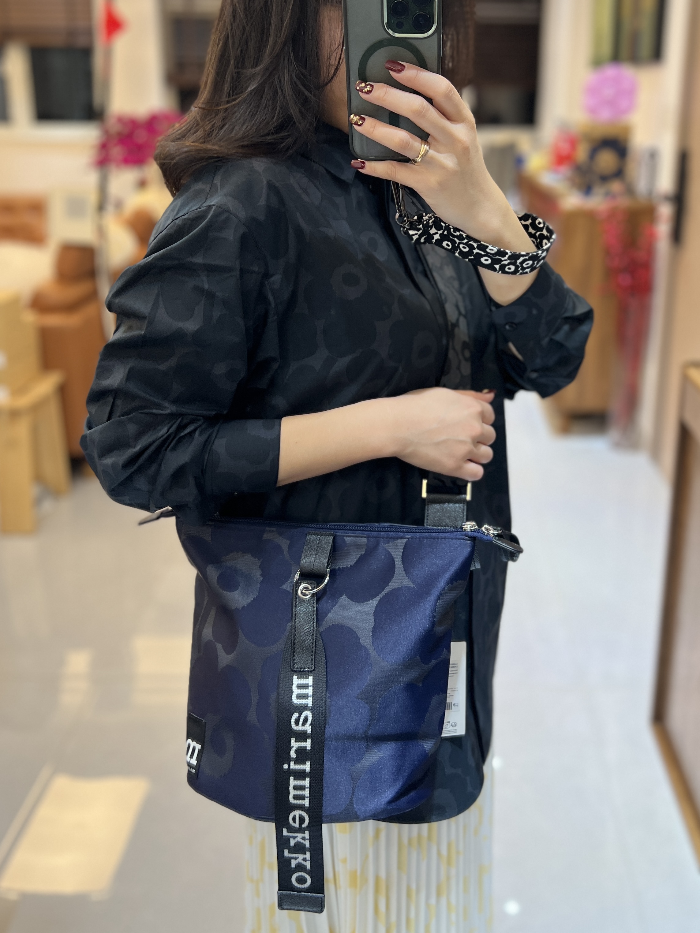 代購現貨 | 藍色暗花斜孭袋 |medium | Essential Bucket unikko Shoulder Bag