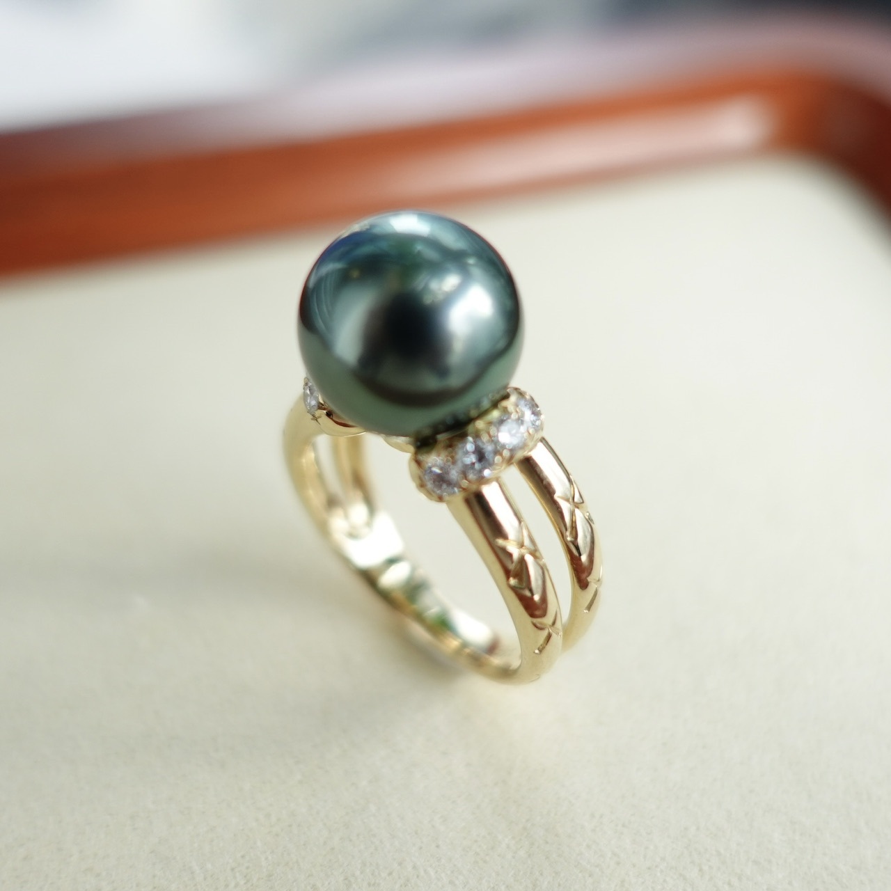 18K金大溪地黑珍珠鑽石戒指 (11-12mm)