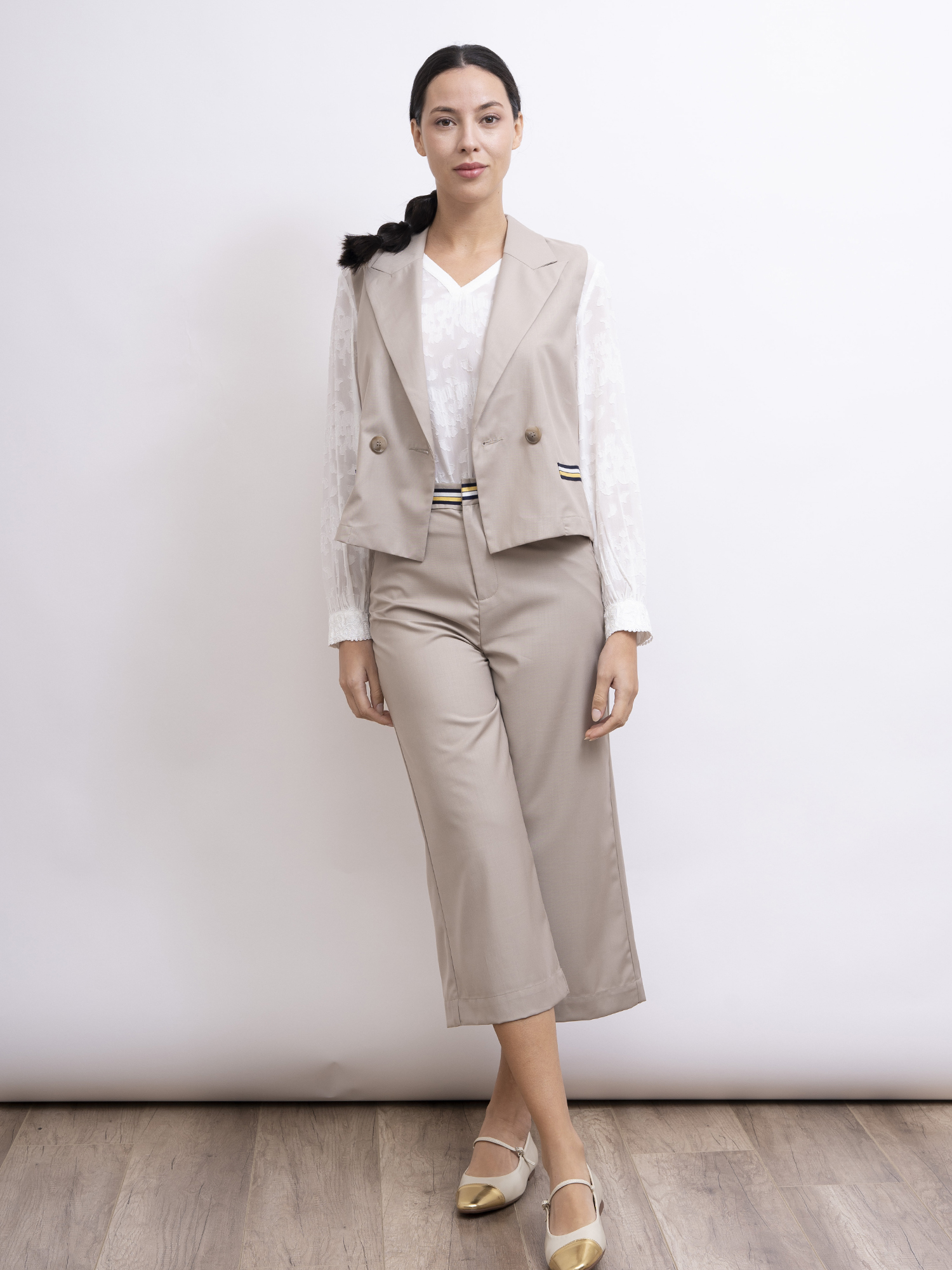 mi-tu 蕾絲壓褶V領上衣