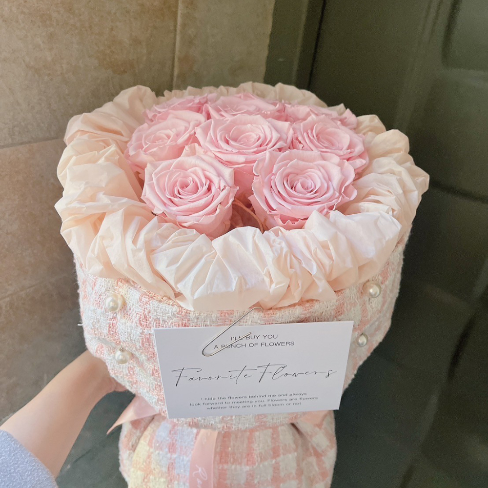 粉色系小香風頂級厄瓜多永生玫瑰花花束
