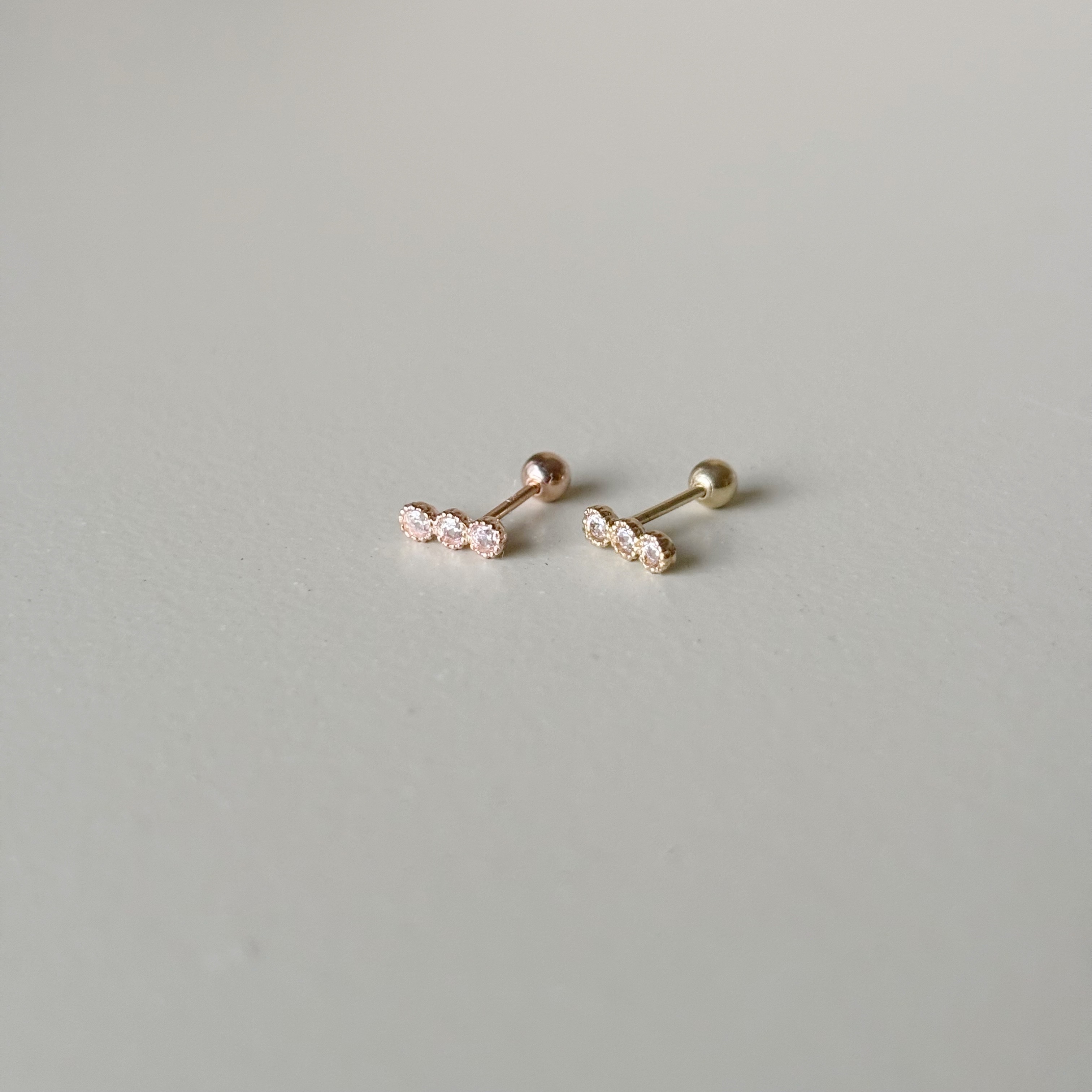 14k三連蛋糕鋯石轉珠耳環