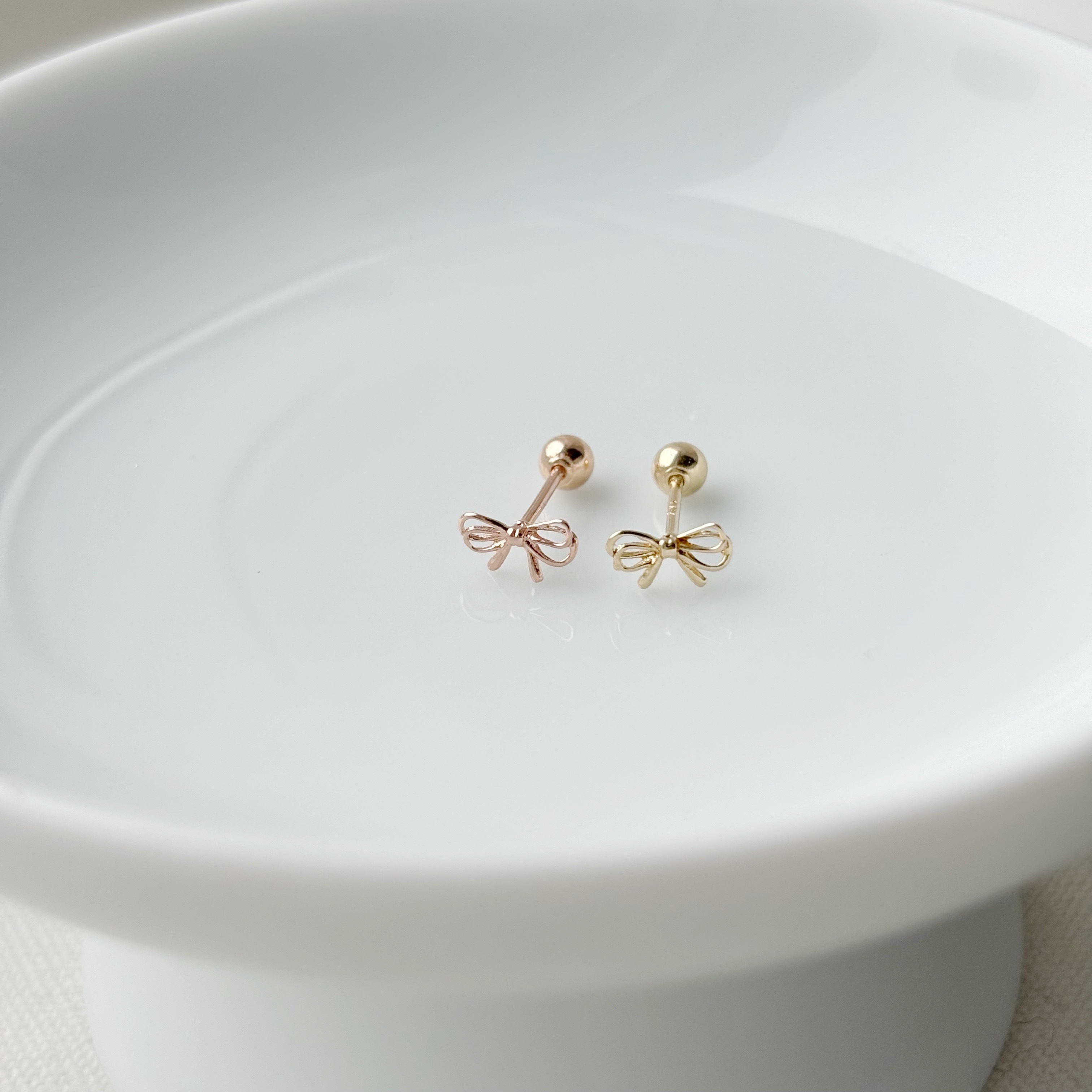 14K細緻簍空蝴蝶結轉珠耳環