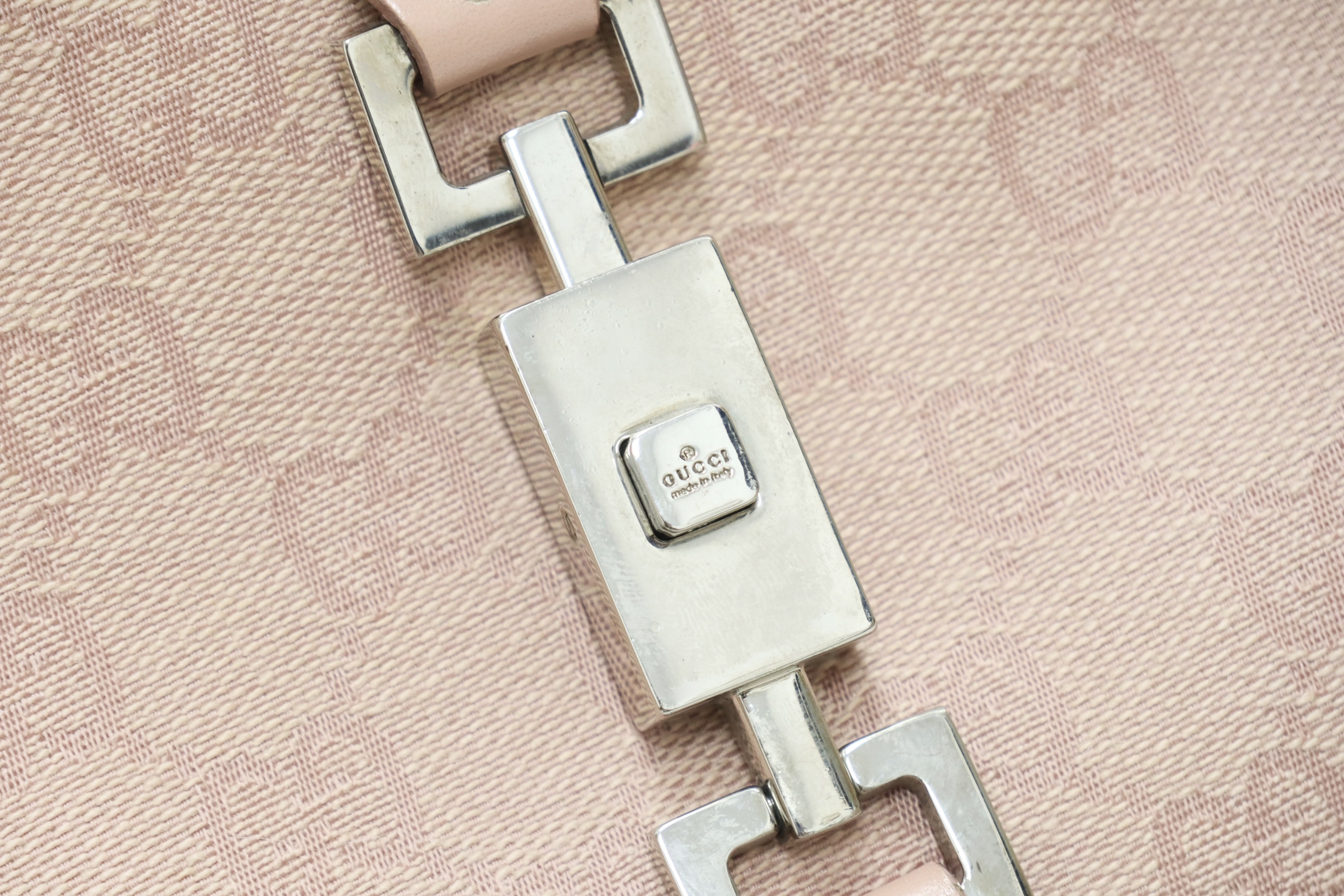 Gucci Jackie 粉紅色