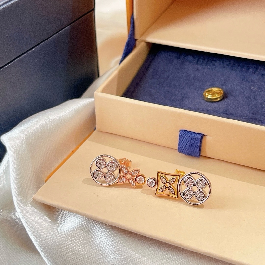 經典lv老花雙色水鑽 定製翻玩耳釘