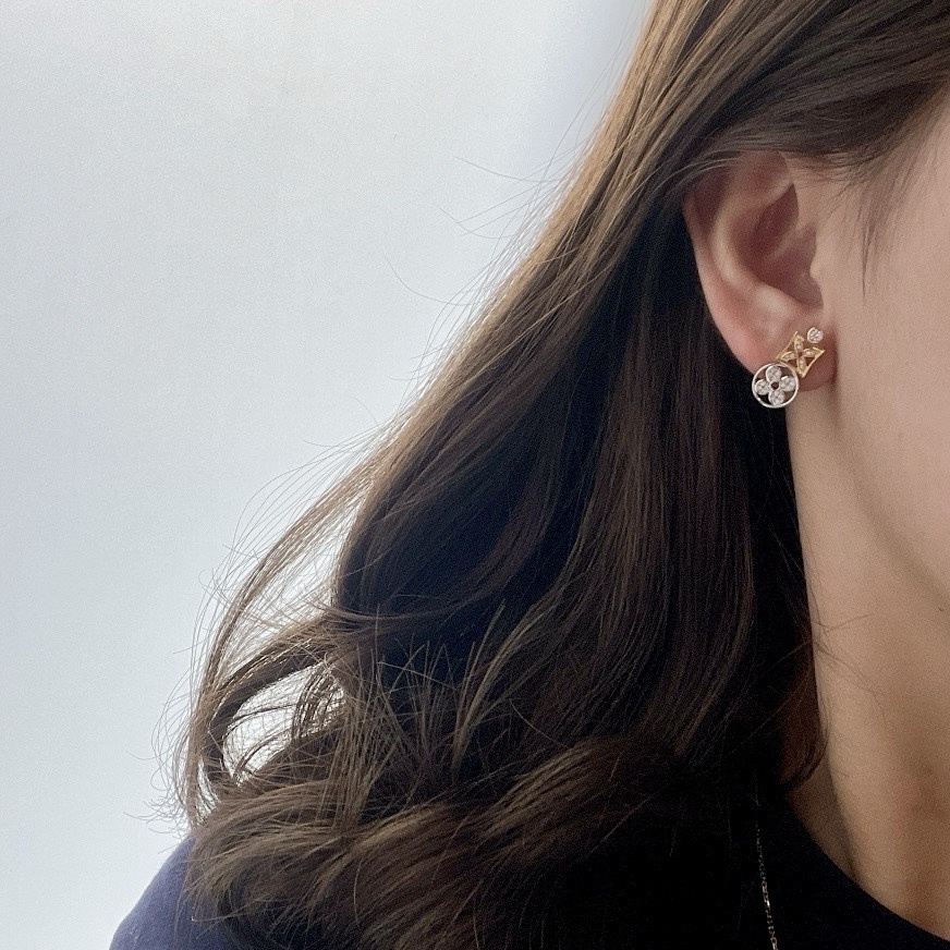 經典lv老花雙色水鑽 定製翻玩耳釘