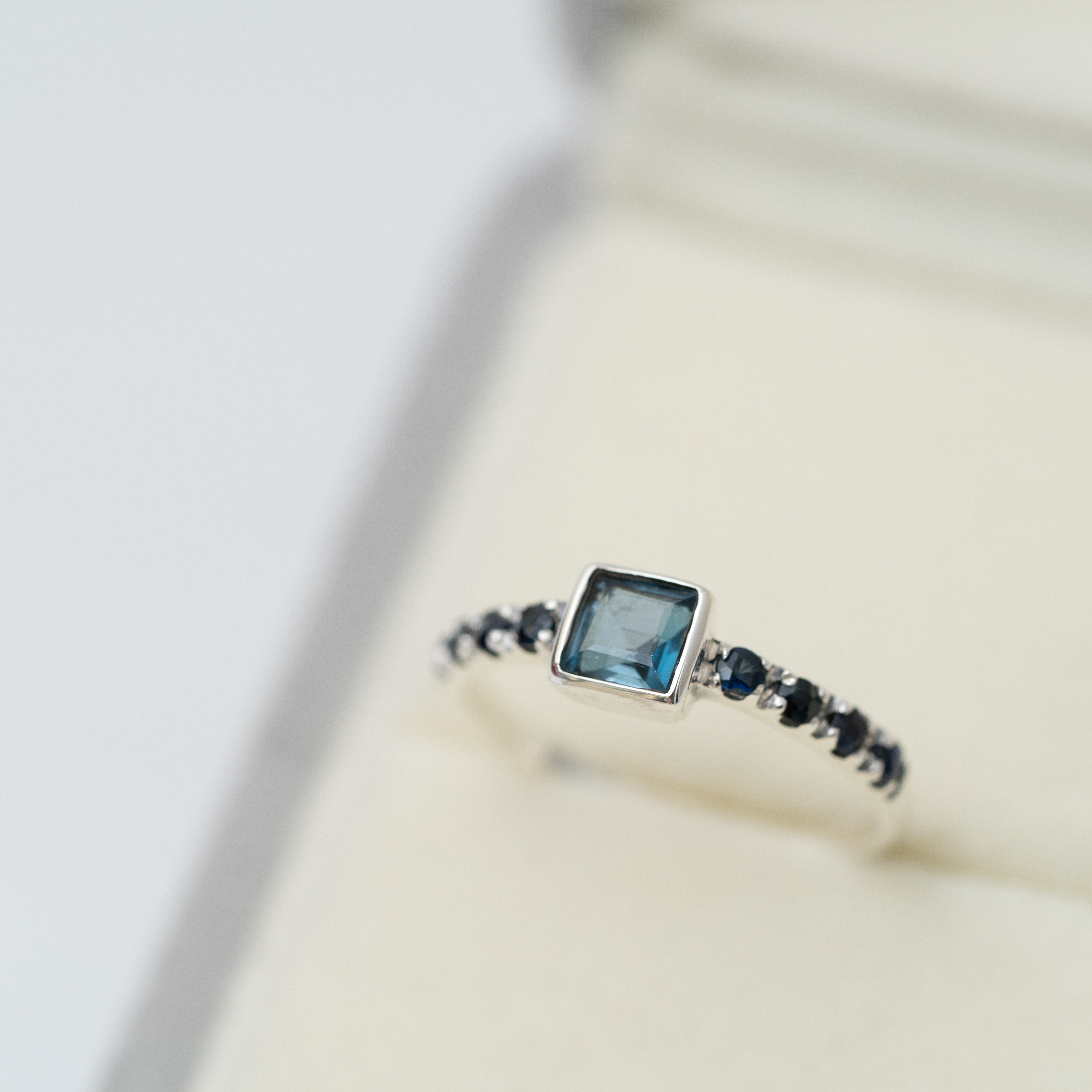 Blue London 方石戒指 svr59