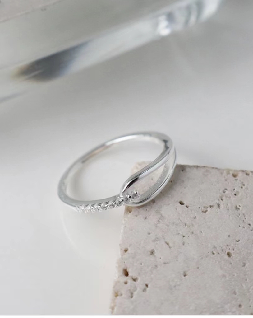 命運．馬蹄鐵排鑽相接純銀戒指