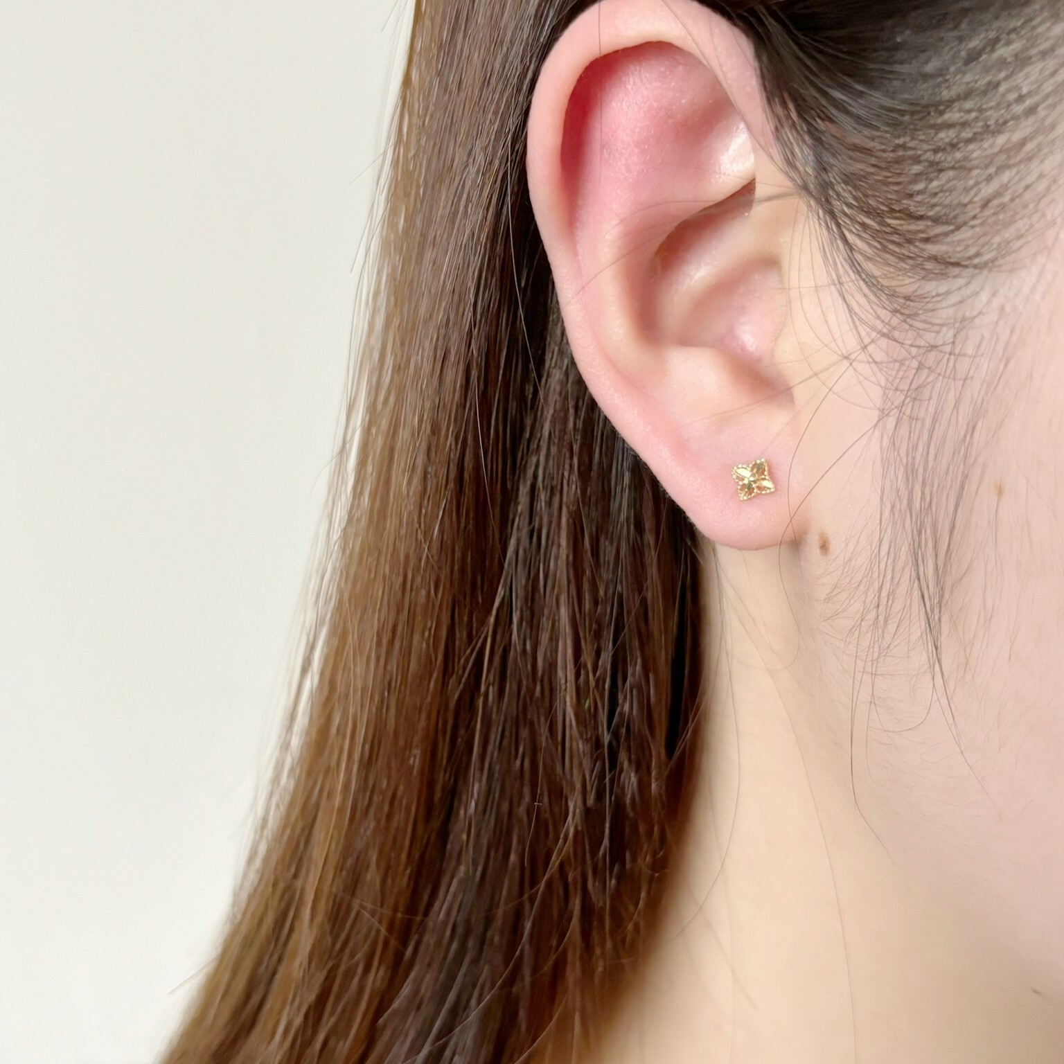 14k簍空滾邊四葉草轉珠耳環