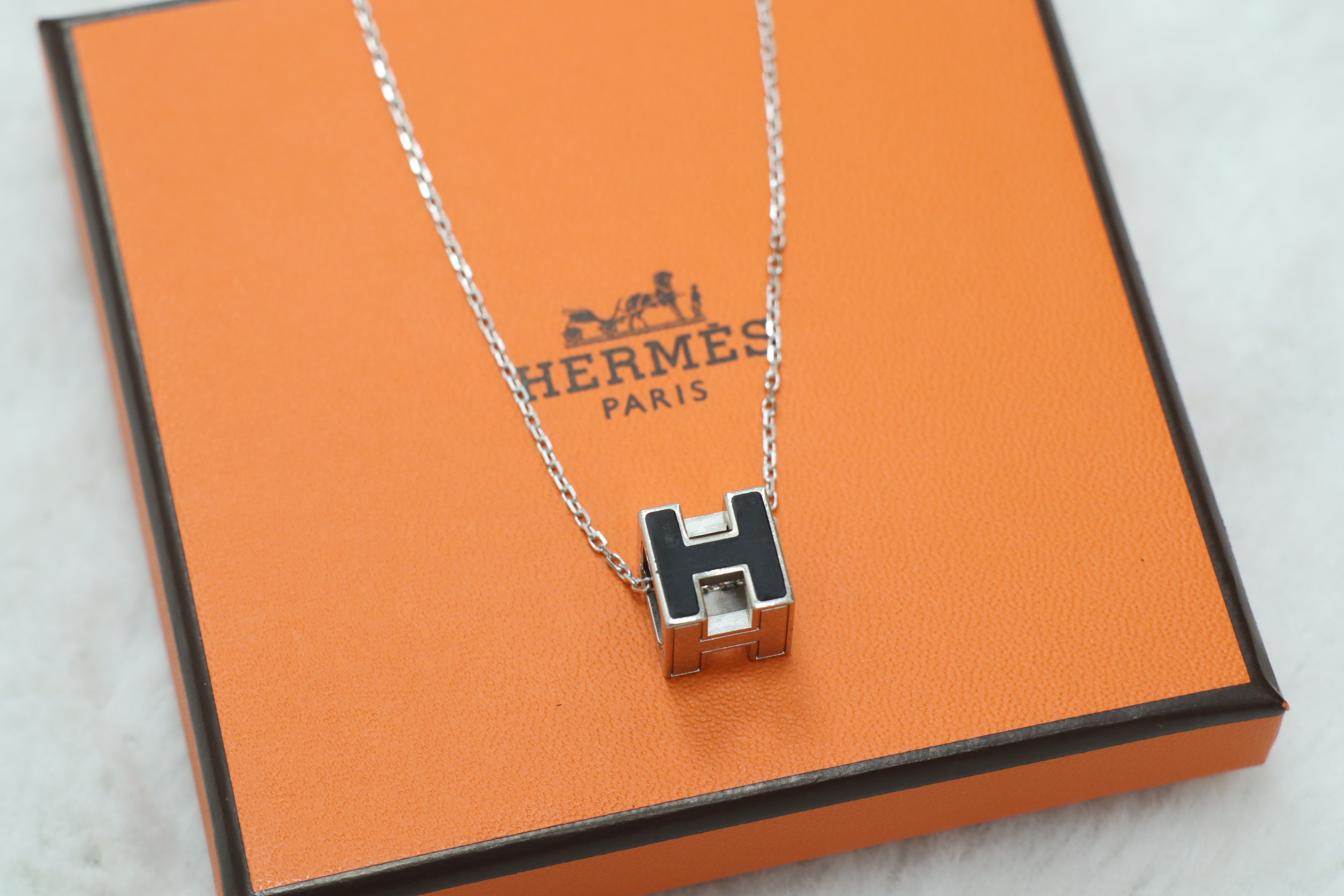 Hermes方型黑銀吊墜🖤