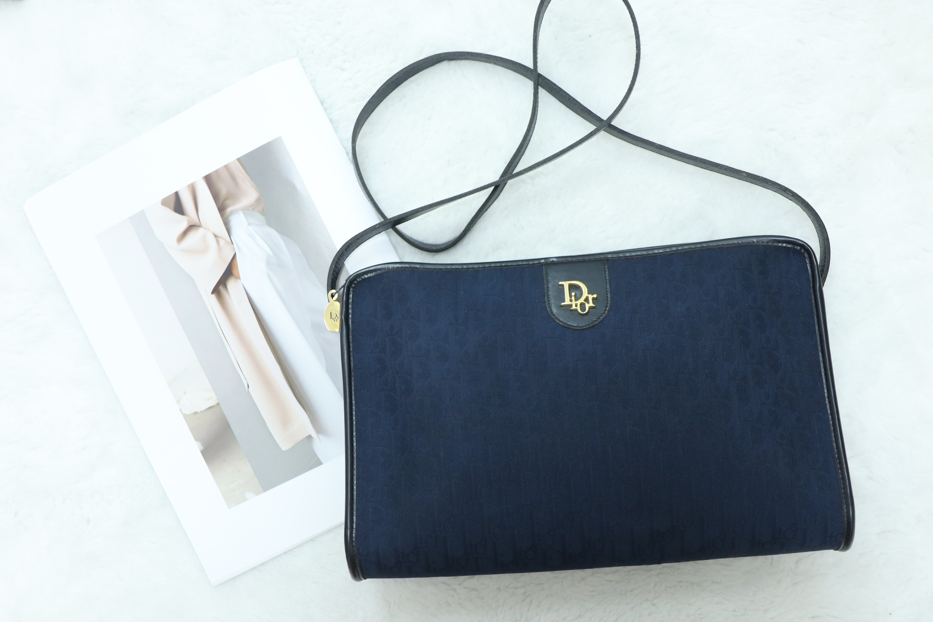 Dior 藍色暗花斜孭袋 💙