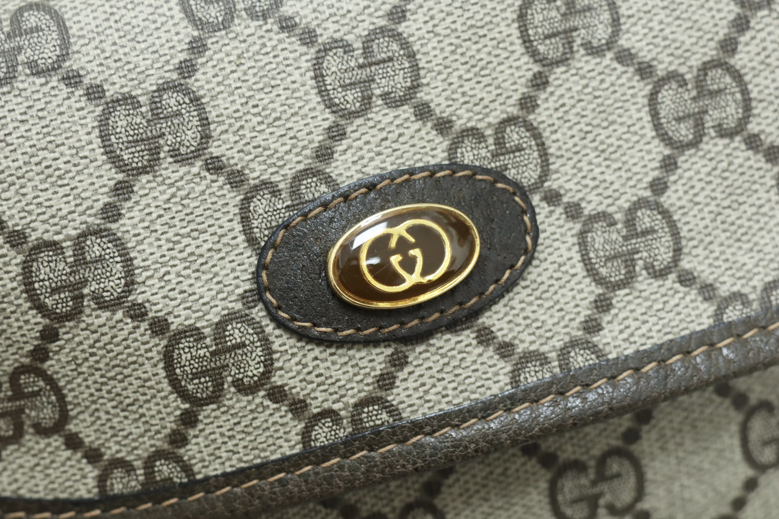 Gucci 經典老花 pouch✨🤎