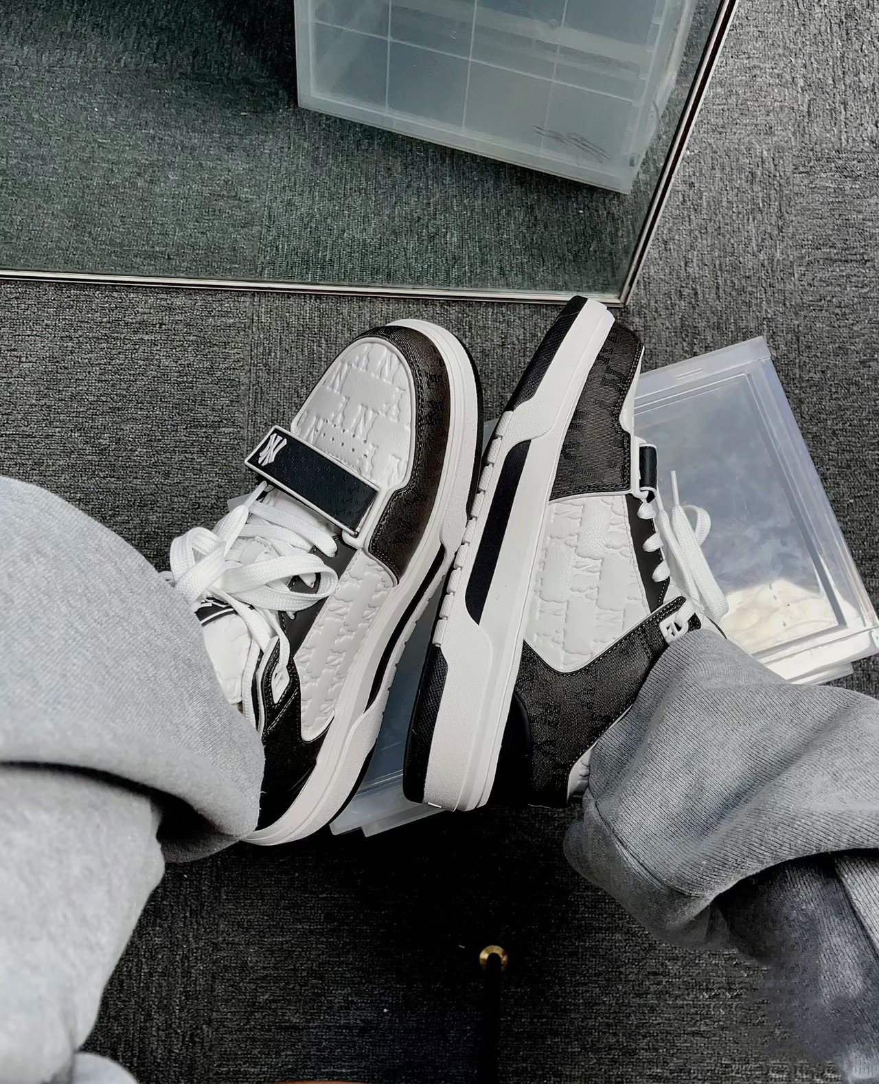 MLB Chunky Liner系列 NY 紐約洋基隊 反光 MONOGRAM 老花 字母壓印 經典黑 牛仔丹寧 老爹鞋 學長鞋 情侶鞋 3ASXCMM4N-50BKS