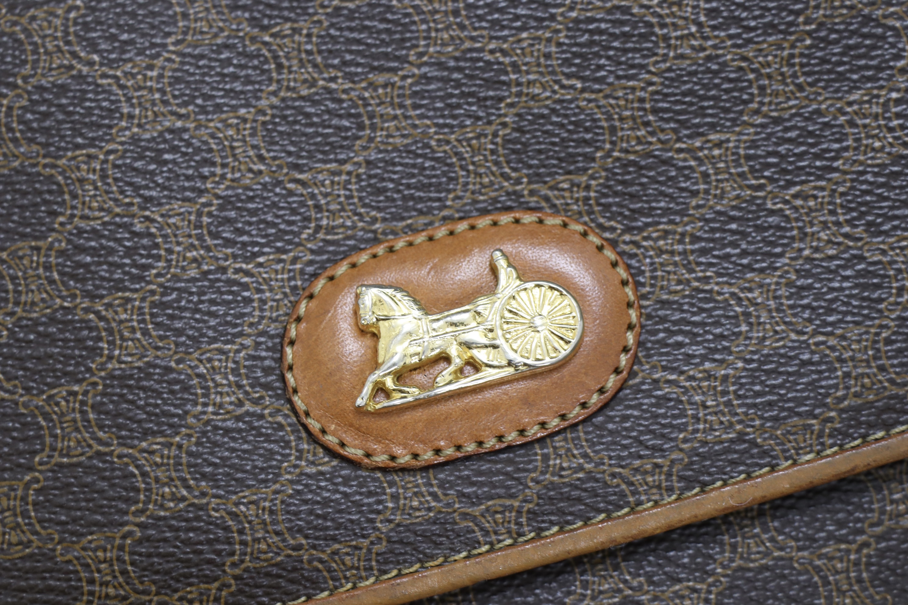 Celine馬車 斜孭袋🤎