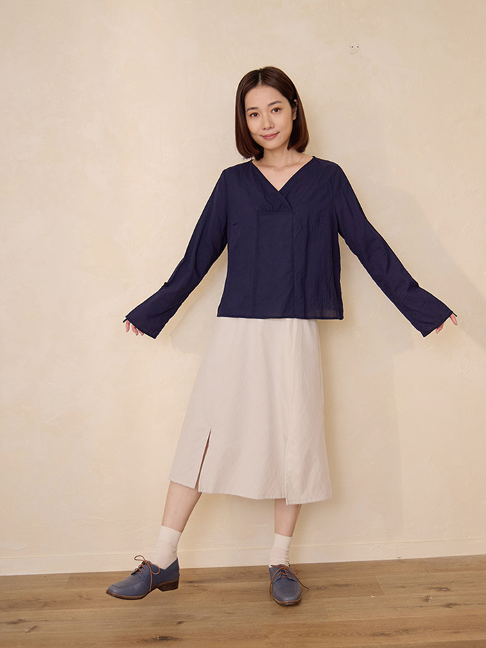 穿風V領長袖上衣-心之谷