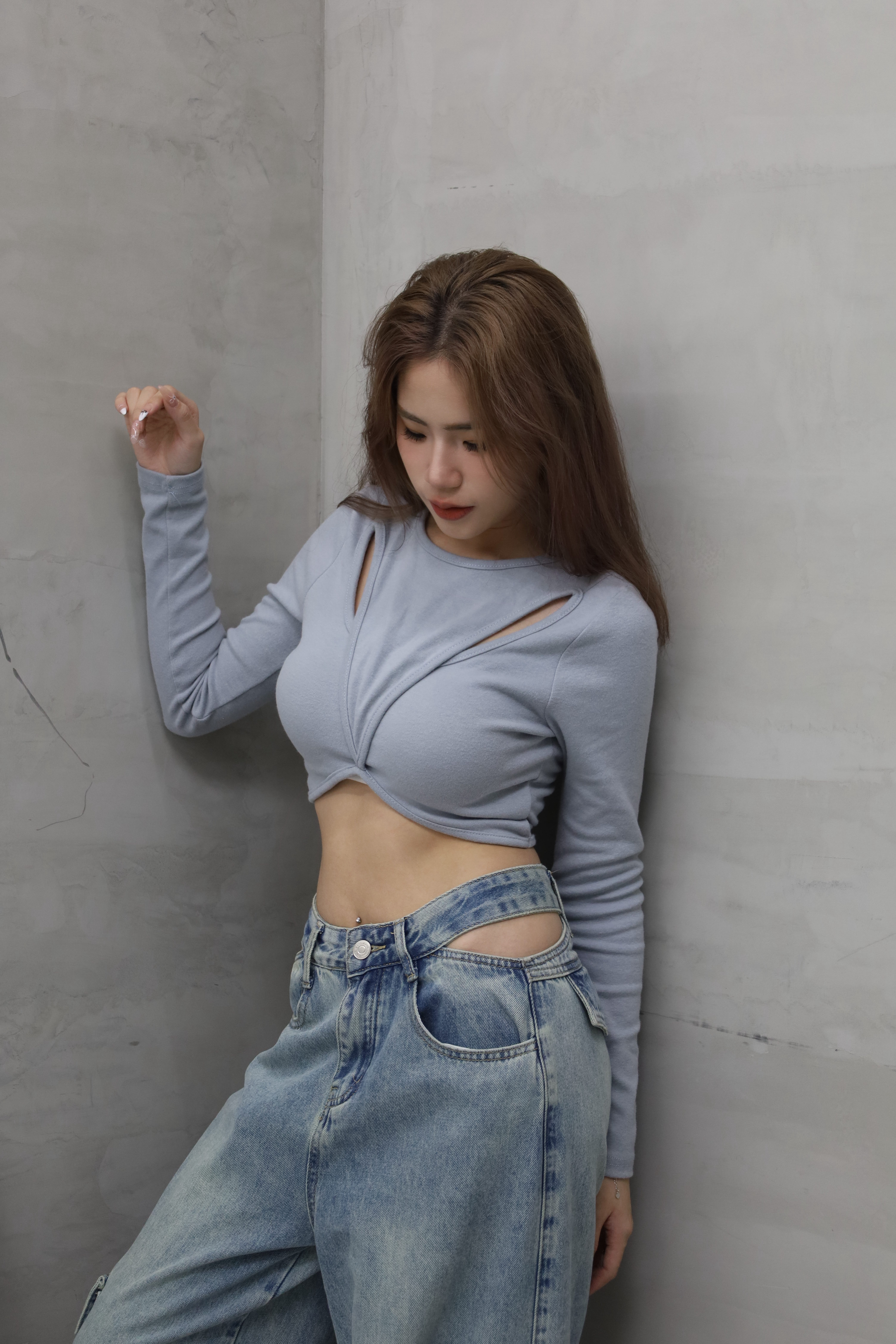 簍空設計短版上衣