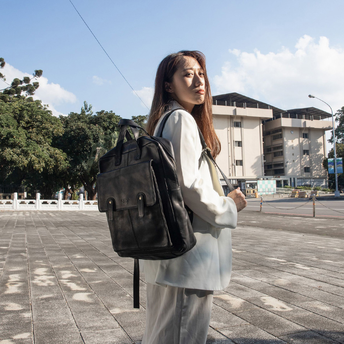 雙肩式時尚紐約客真皮包-兩色(5281)