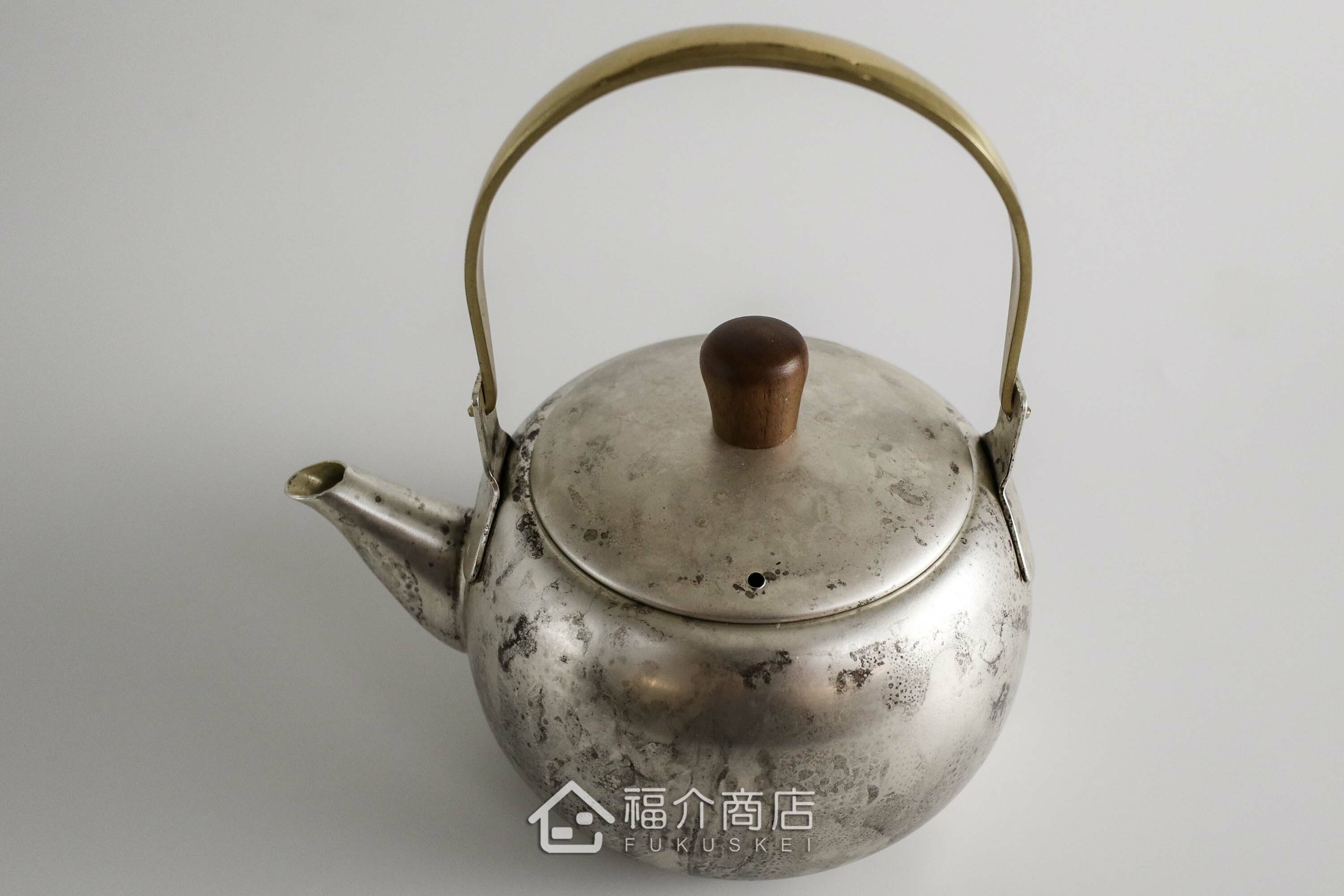 泡茶用的銀色不鏽鋼材質泡茶壺