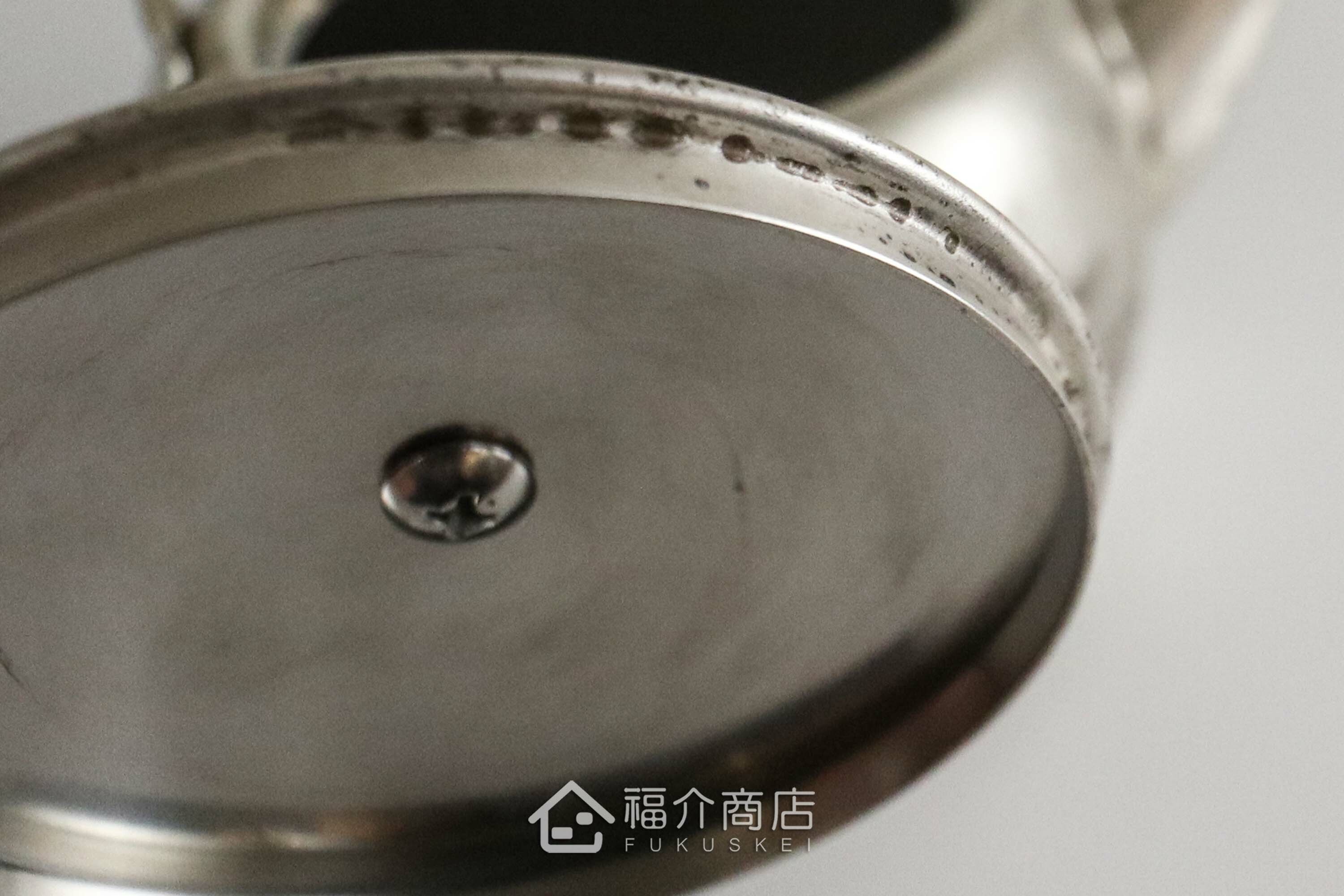 泡茶用的銀色不鏽鋼材質泡茶壺