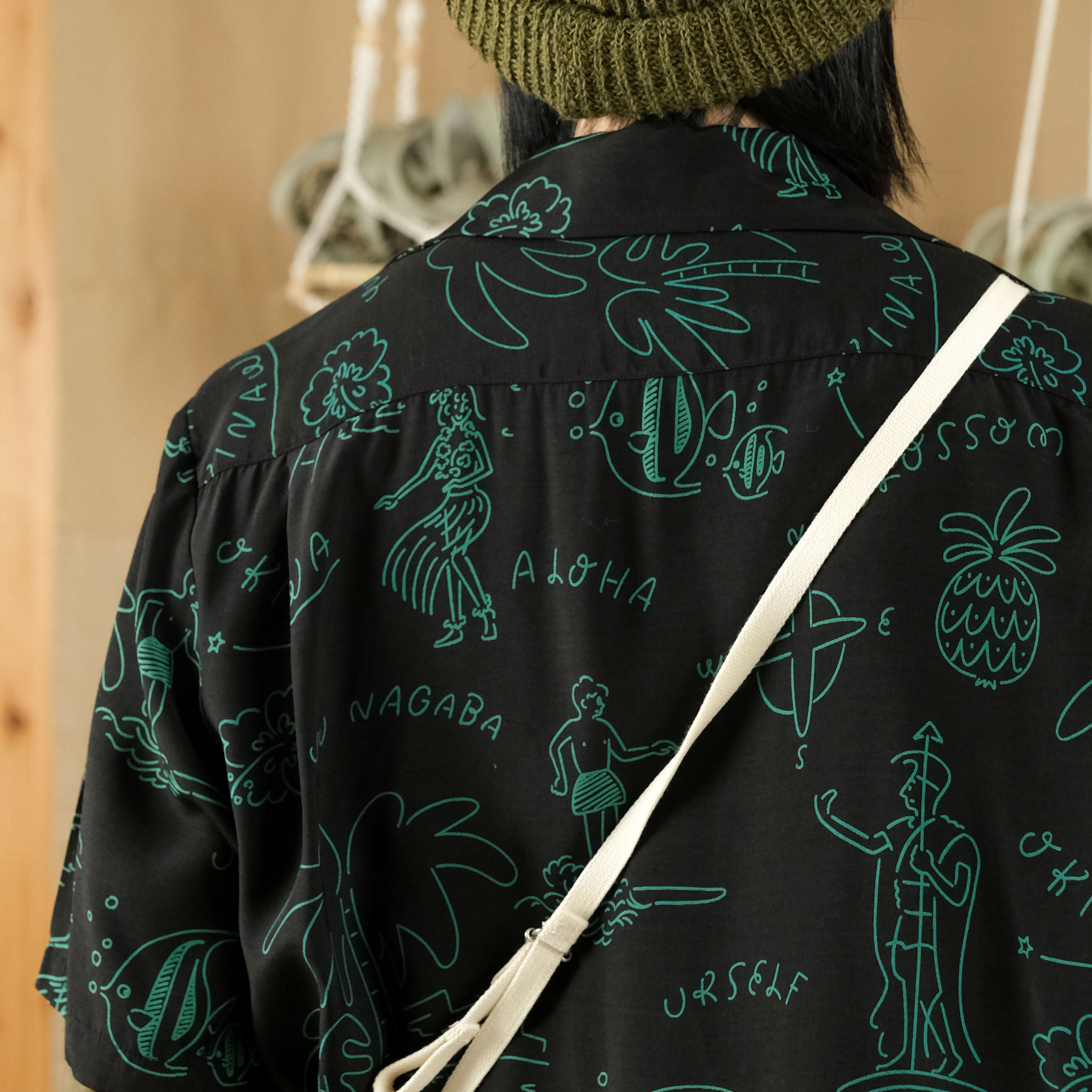 aishi 様　Aloha Blossom レーヨン シャツ グリーン M 38 美品】Aloha Blossom レーヨン シャツ グリーン M 38 トップス