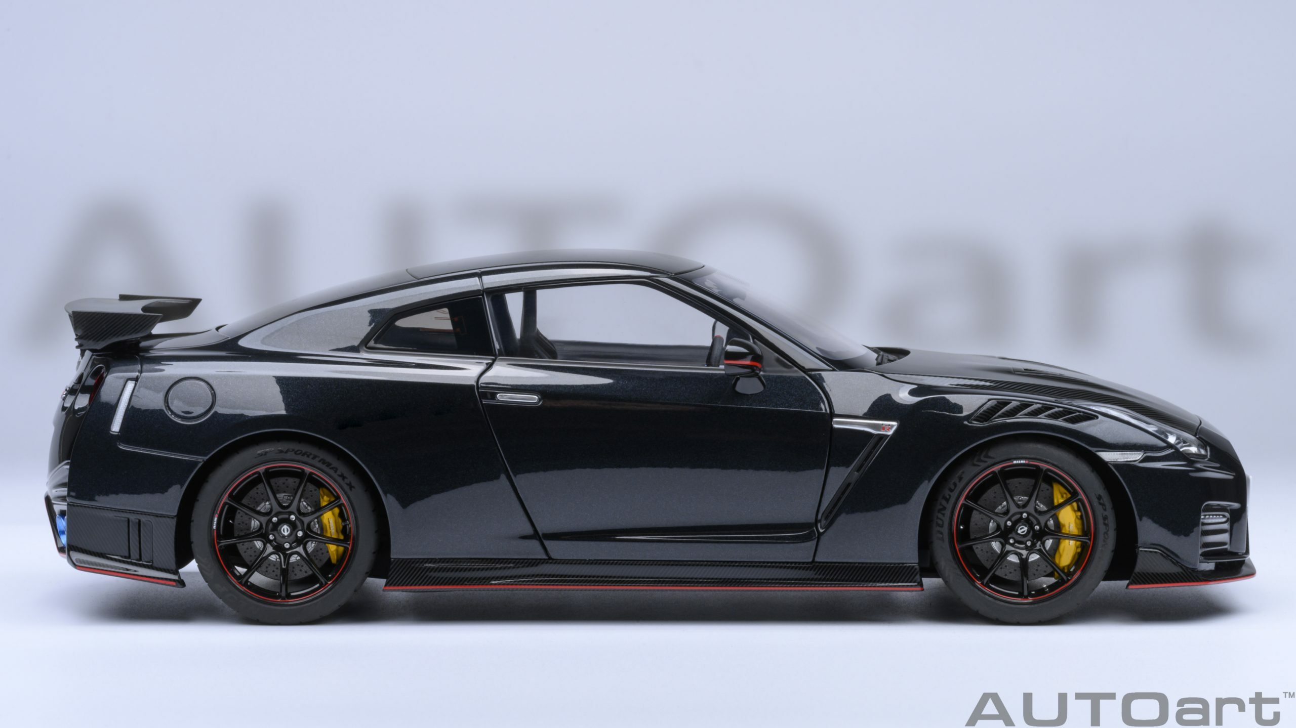 預訂(訂金$300) (預訂價$1440) : 1/18 AUTOART Nissan GT-R (R35) Nismo 2022 Special Edition (Meteor Flake Black Pearl) (77504)