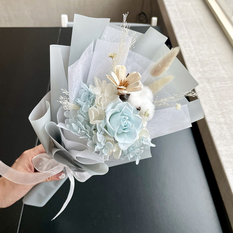 白色戀人White Love・永生玫瑰花束・現貨・附提袋・可宅配（外縣市限本島)