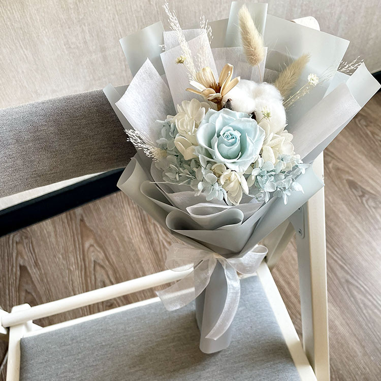 白色戀人White Love・永生玫瑰花束・現貨・附提袋・可宅配（外縣市限本島)