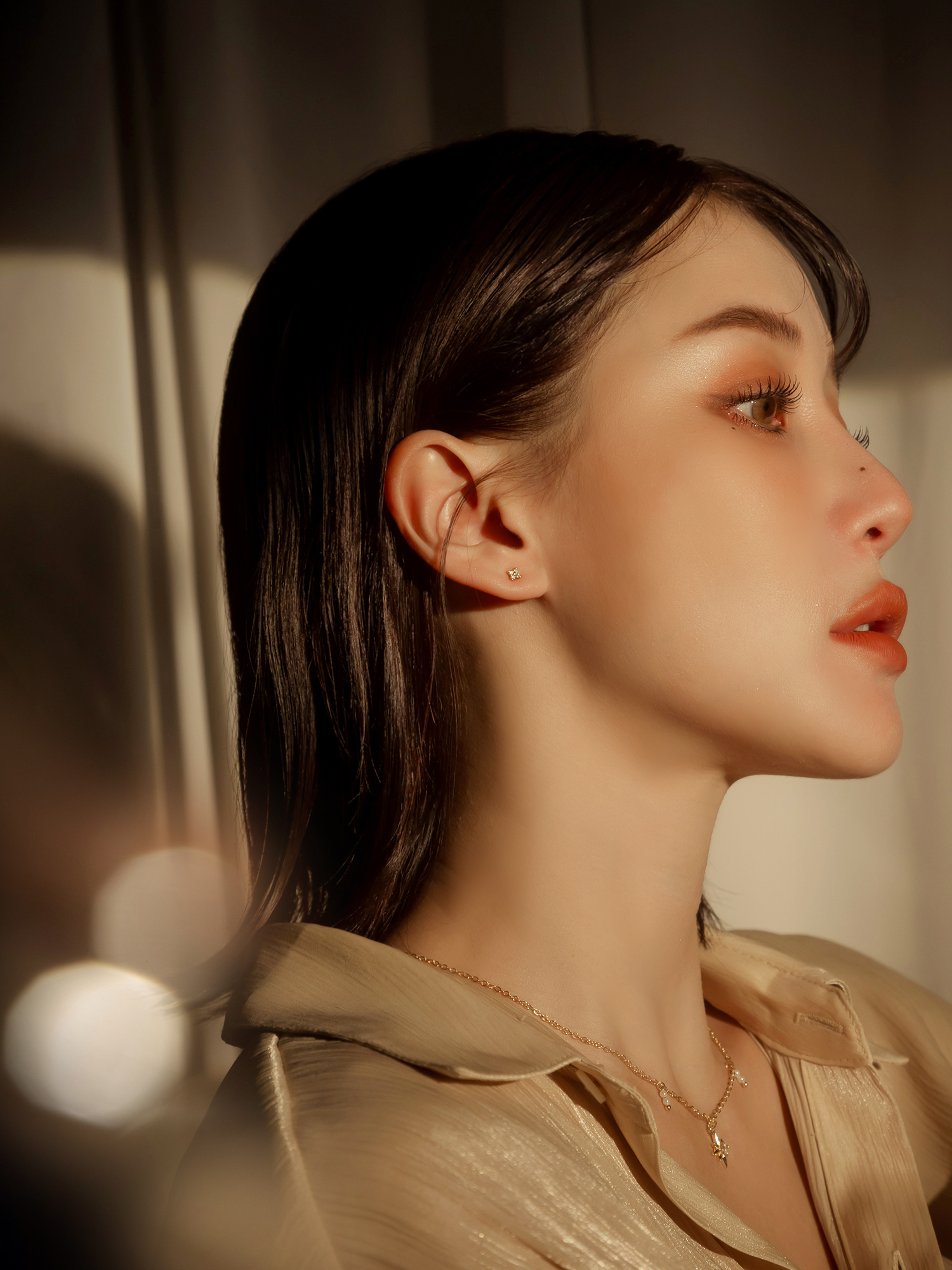 璀璨星芒。14KGP鋯石星芒純銀針耳環