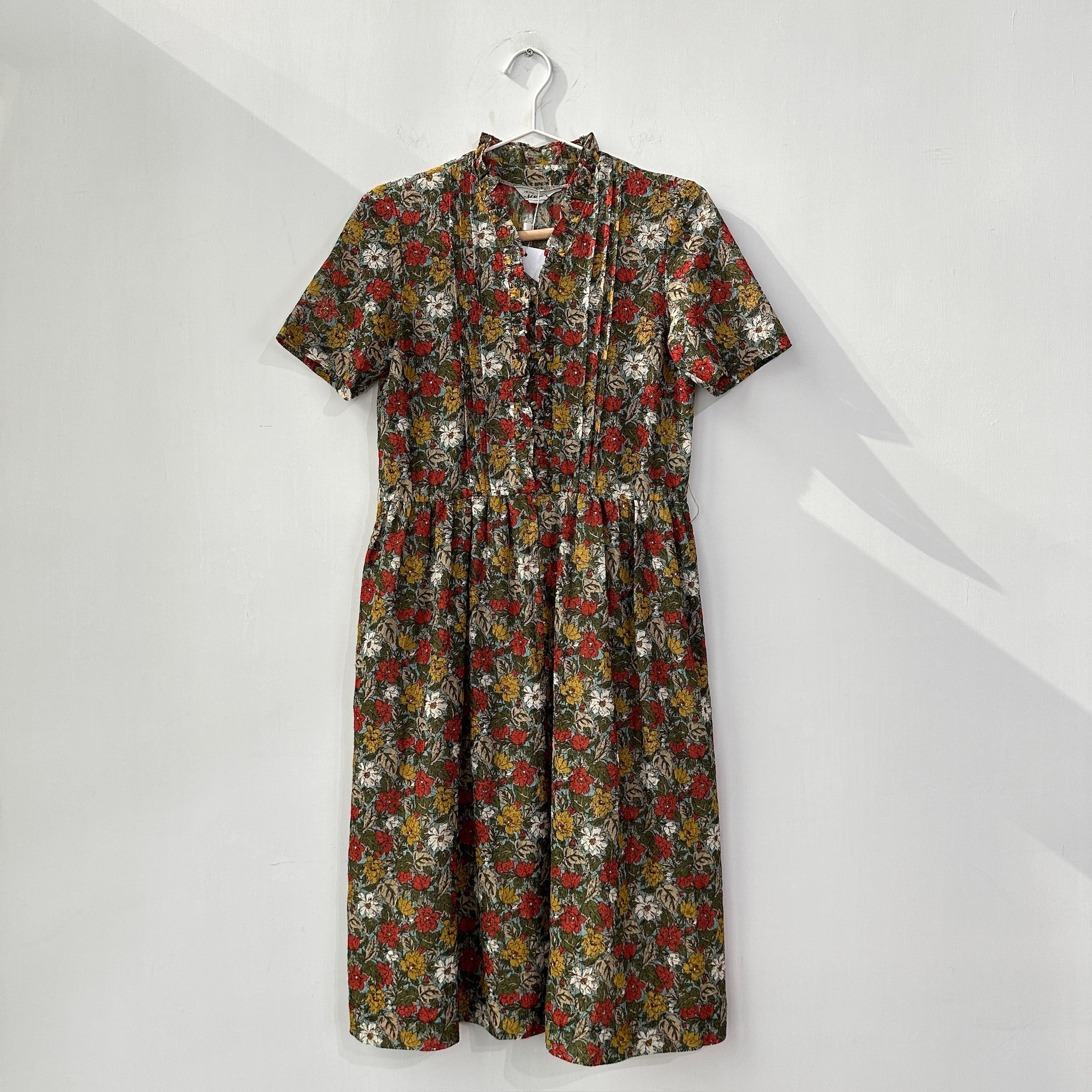 日本製花花荷葉領短袖連身裙