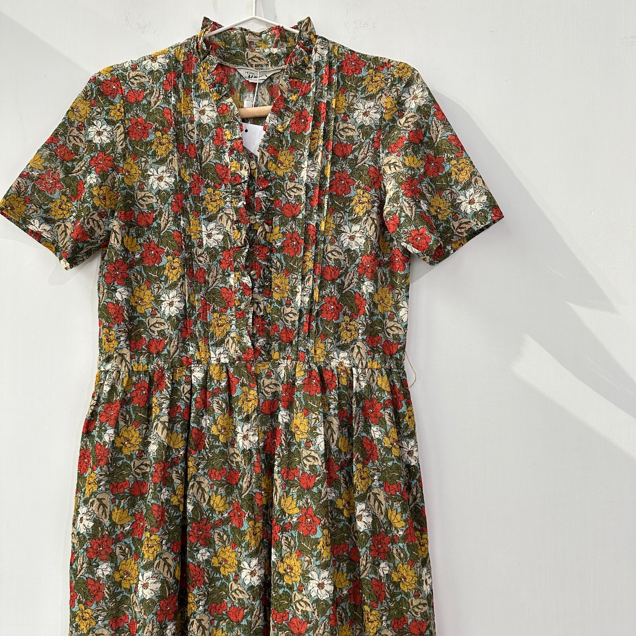 日本製花花荷葉領短袖連身裙