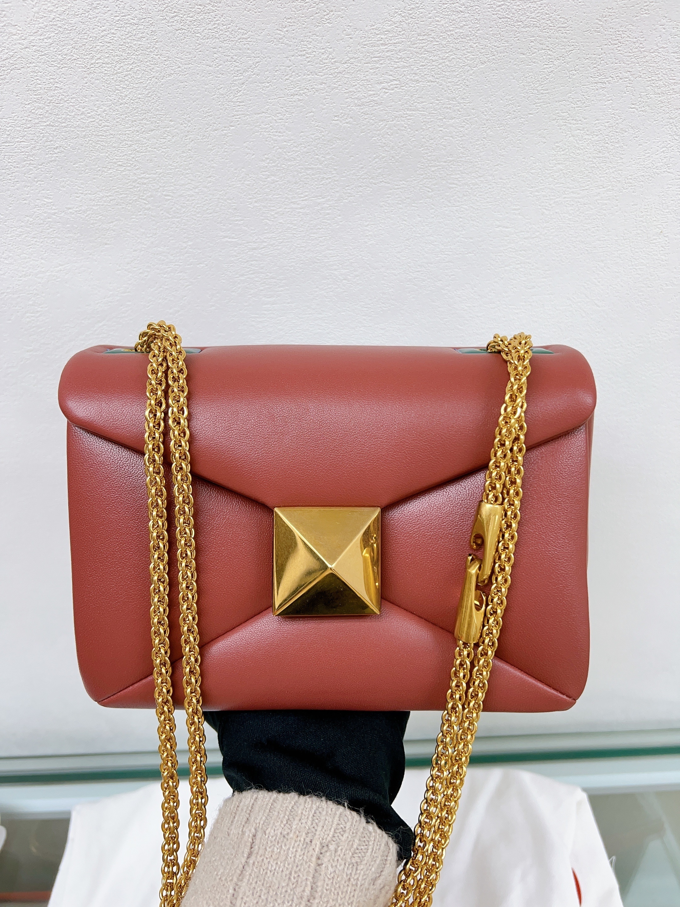 *Unused* Valentino one stud chain bag