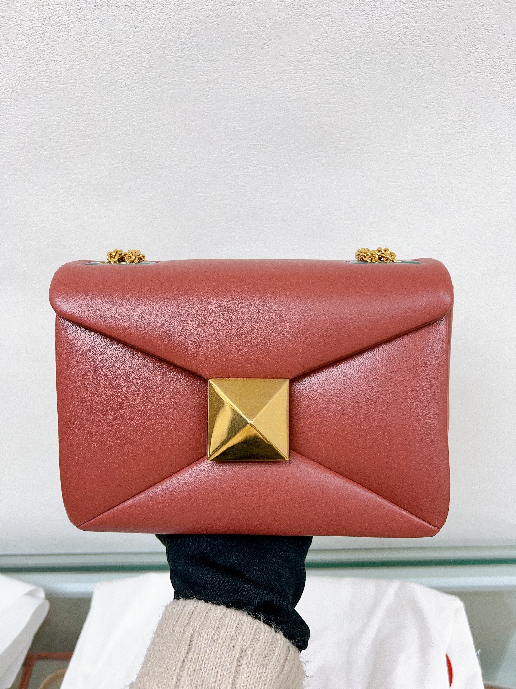 *Unused* Valentino one stud chain bag