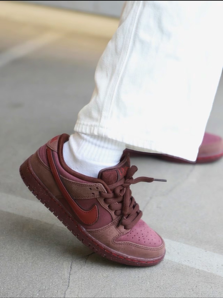 KTQ STORE ‧Nike SB Dunk Low "City Of Love Burgundy Crush" 情人節限定 酒紅 FN0619-600