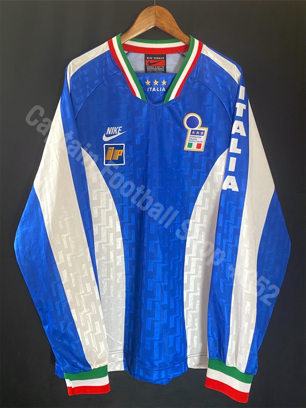 Italy 1996-1997 Nike L/S Training Shirt