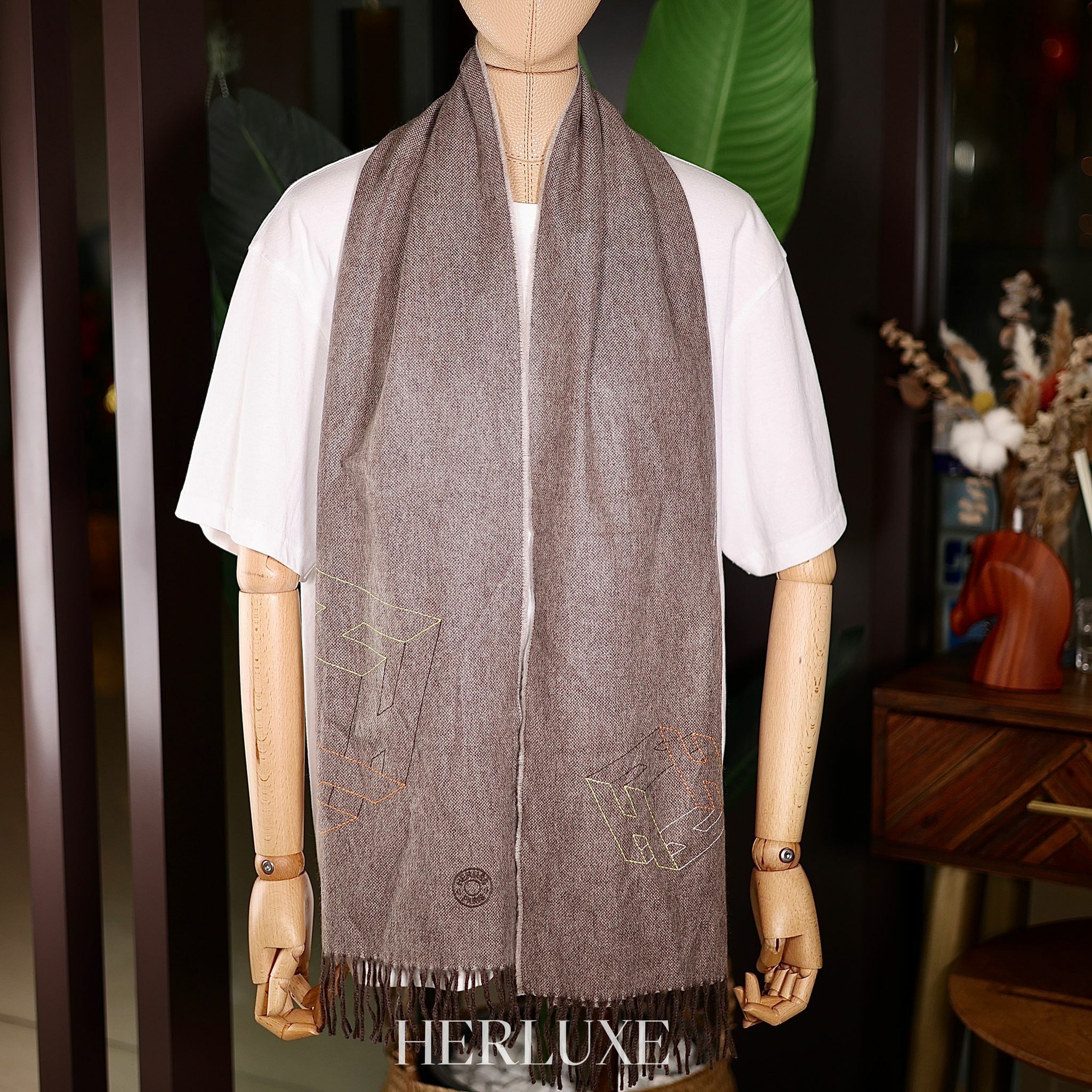 Broderie H Muffler 40x160cm drak grey