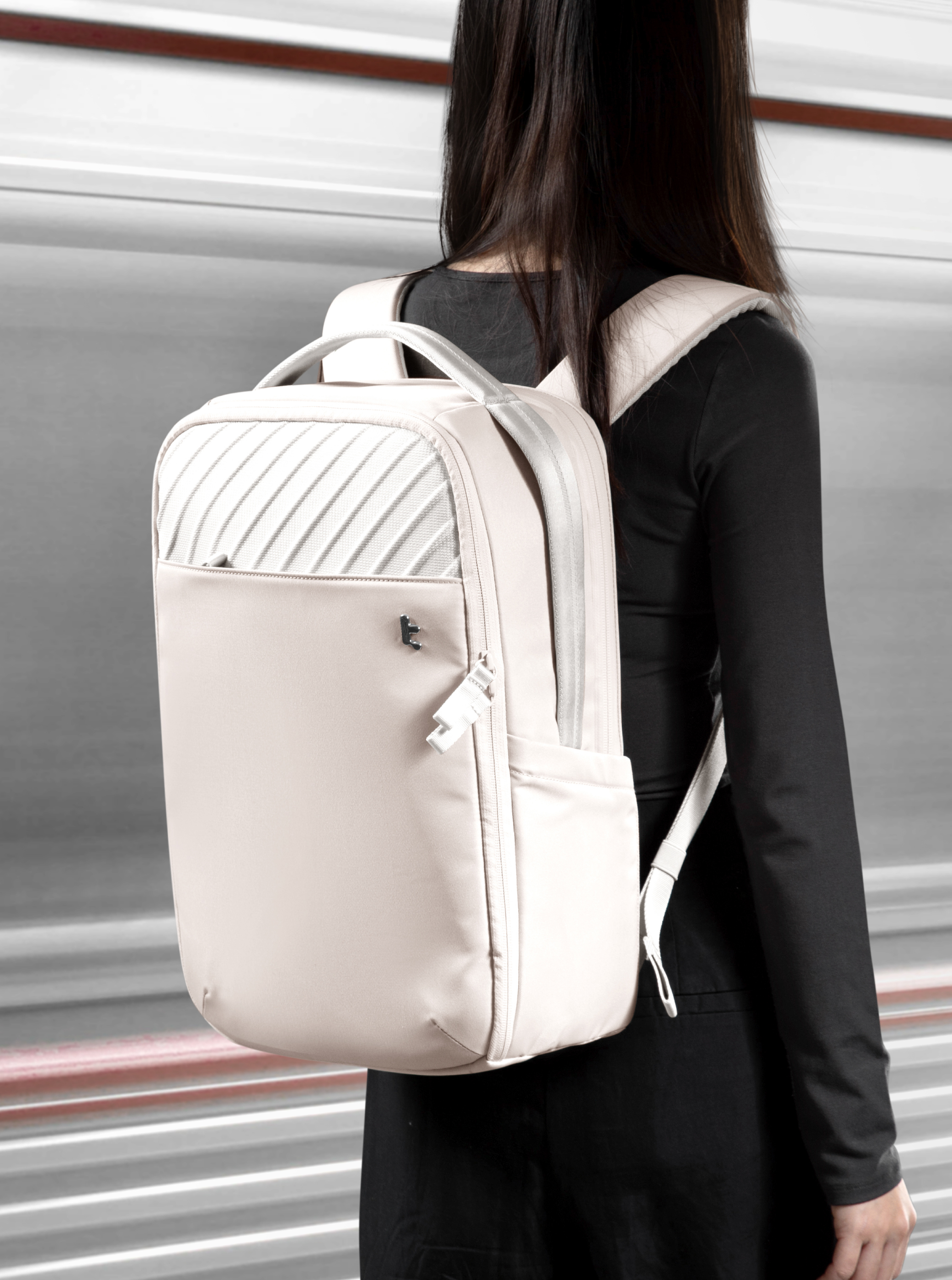 Tomtoc 圓夢計畫 • 機能後背包 星光白