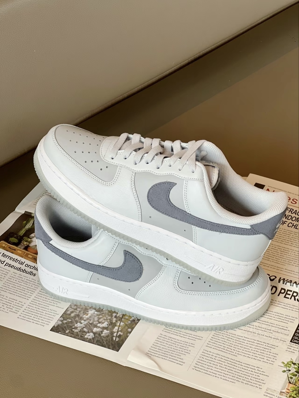 Nike Air Force 1 '07 LV8 麂皮 岩石灰