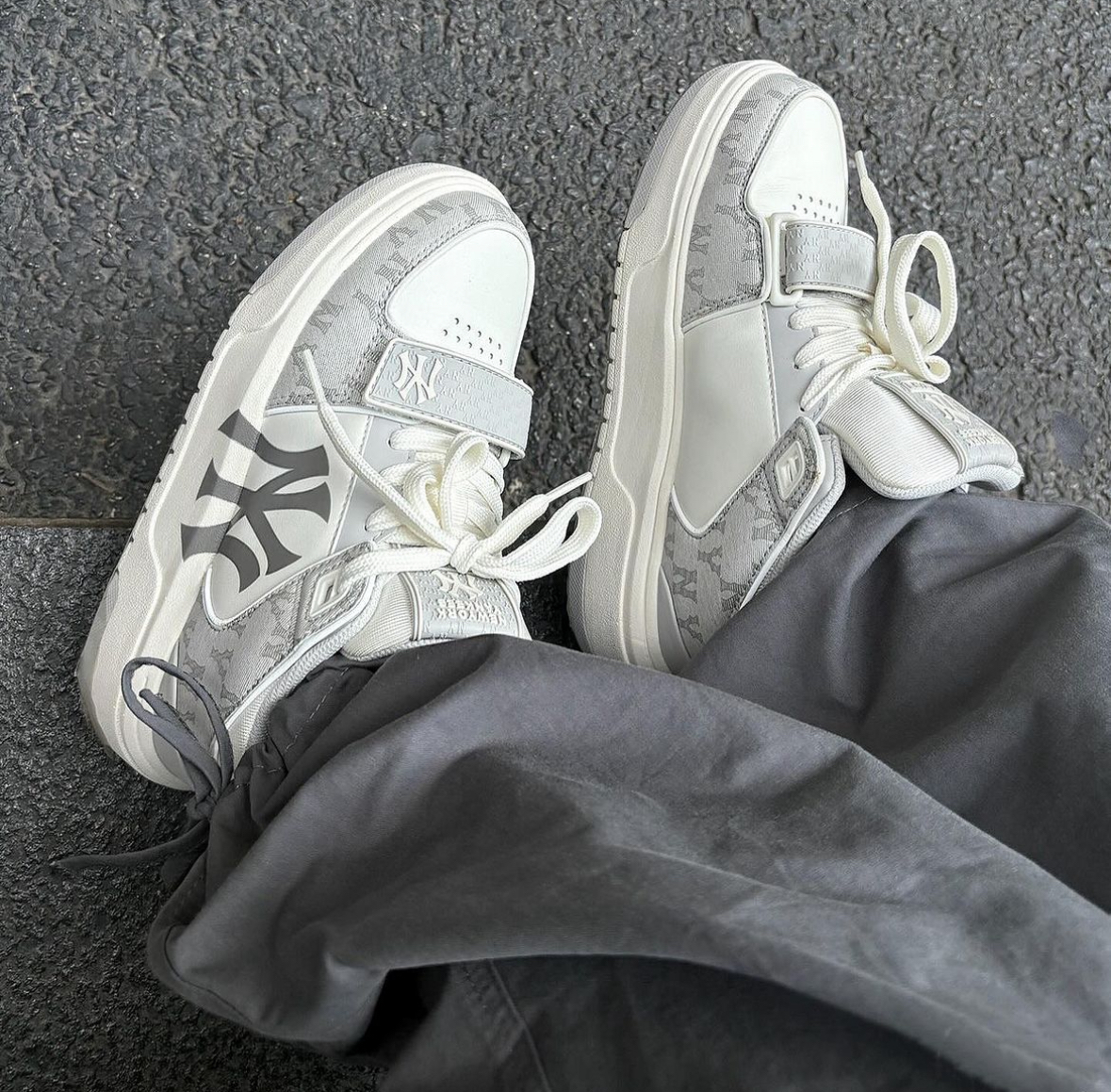 MLB Chunky Liner 紐約洋基隊 灰白 滿版老花 奶油底 老爹鞋 學長鞋 NY/預購
