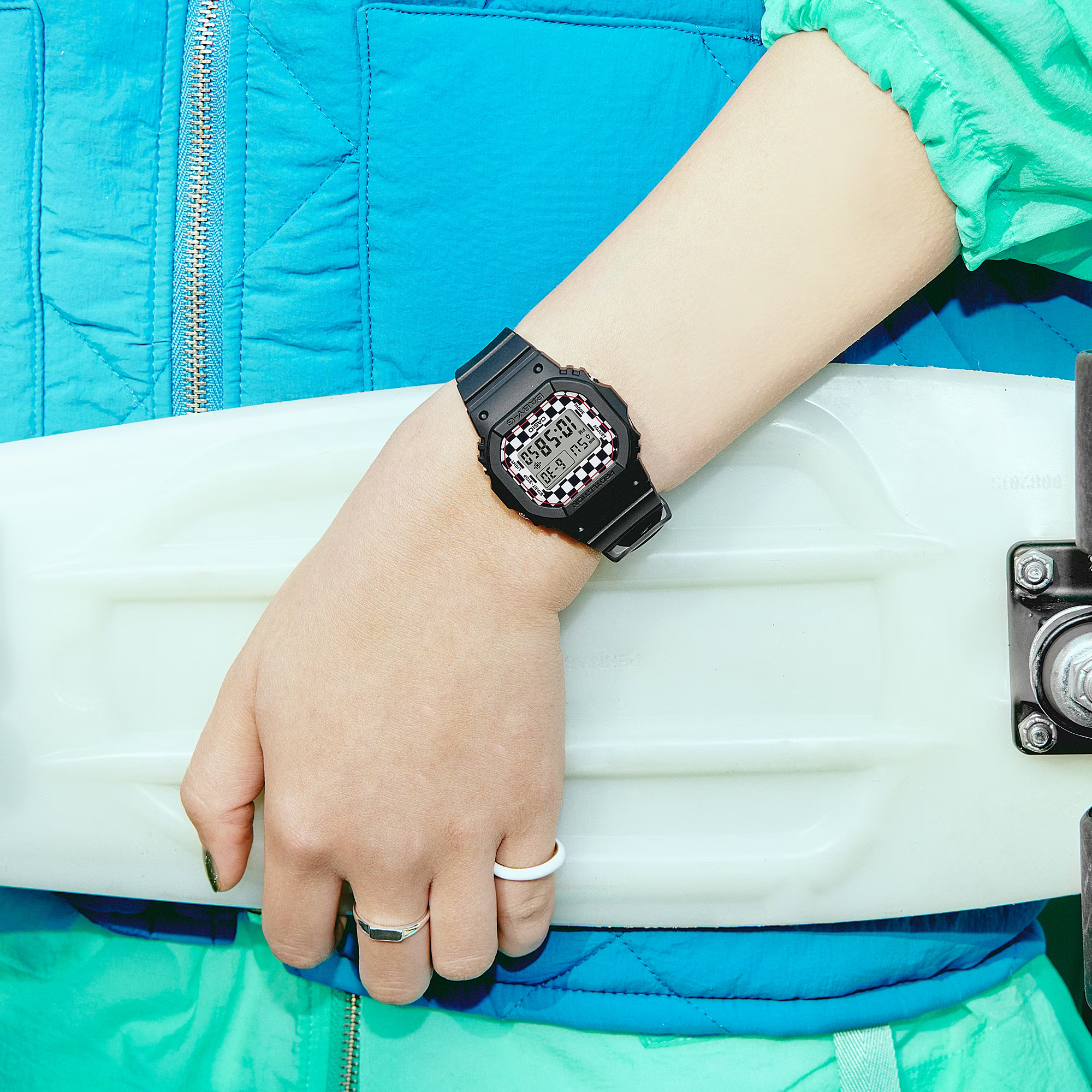 萬年鐘錶 - BABY-G  格子旗圖案經典方型防震電子錶 BGD-565GS-1 錶徑 : 37.9 MM