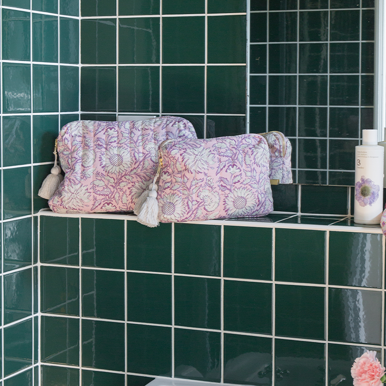 LOUISEMISHA│Teiki Pouch流蘇拉鍊收納包．Pink Daisy Garden